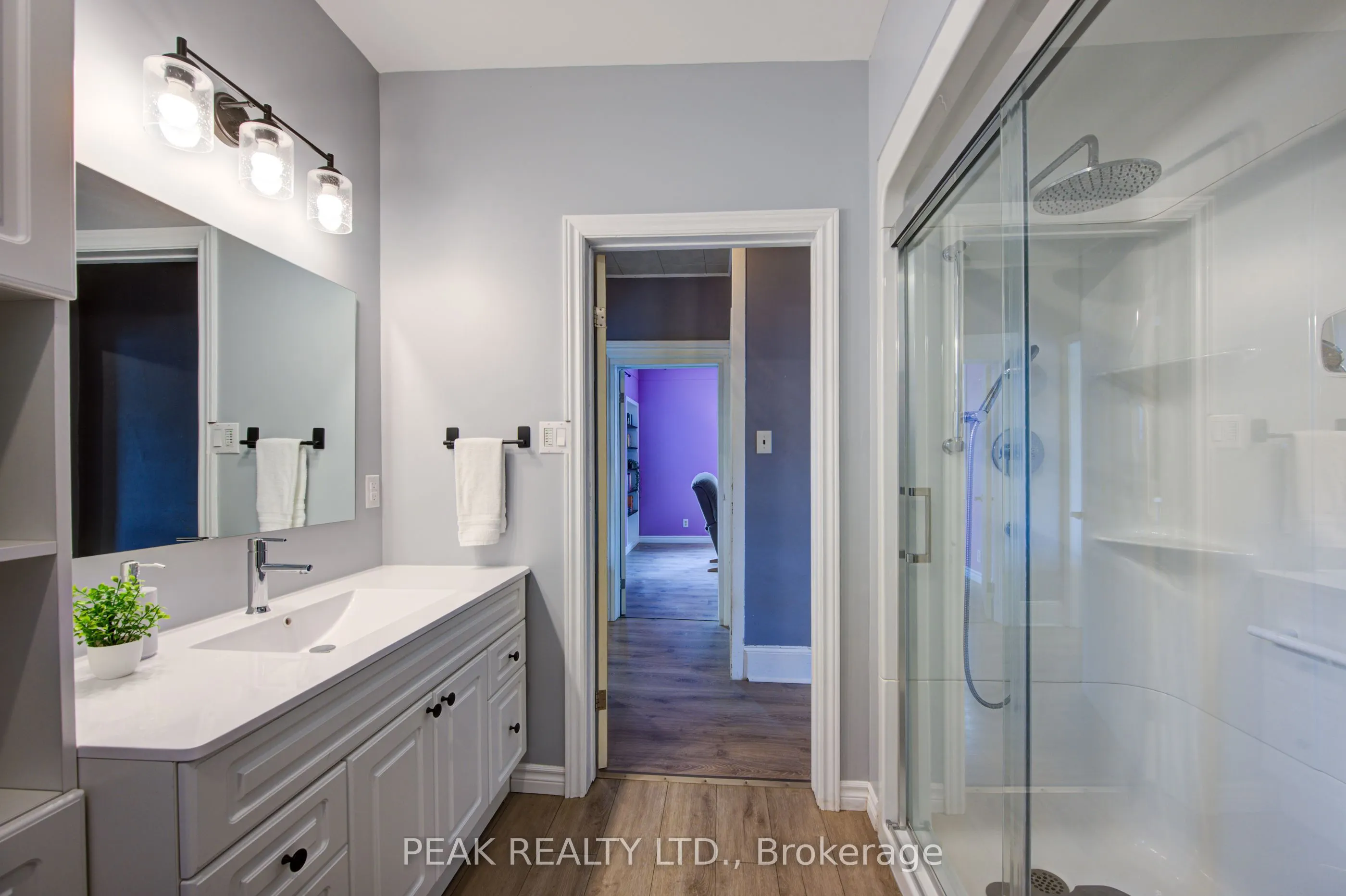 37 Decew Street W