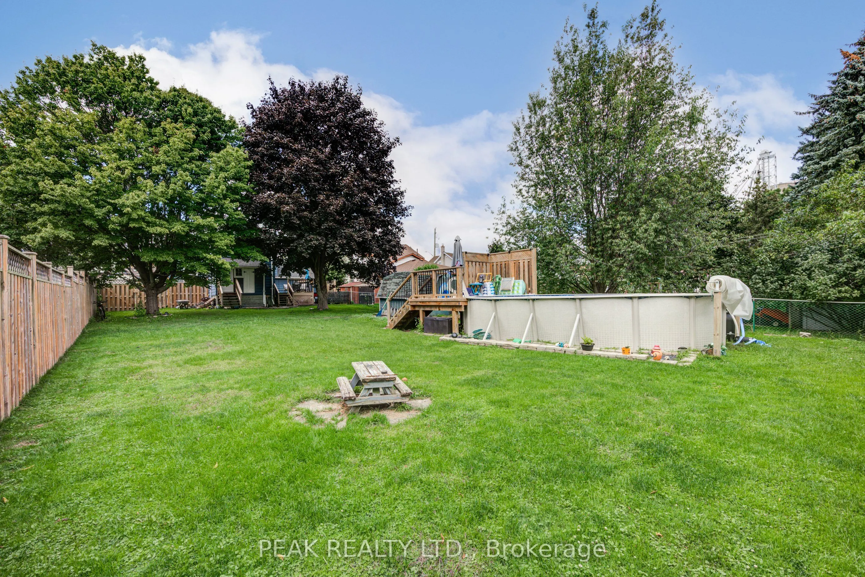 37 Decew Street W
