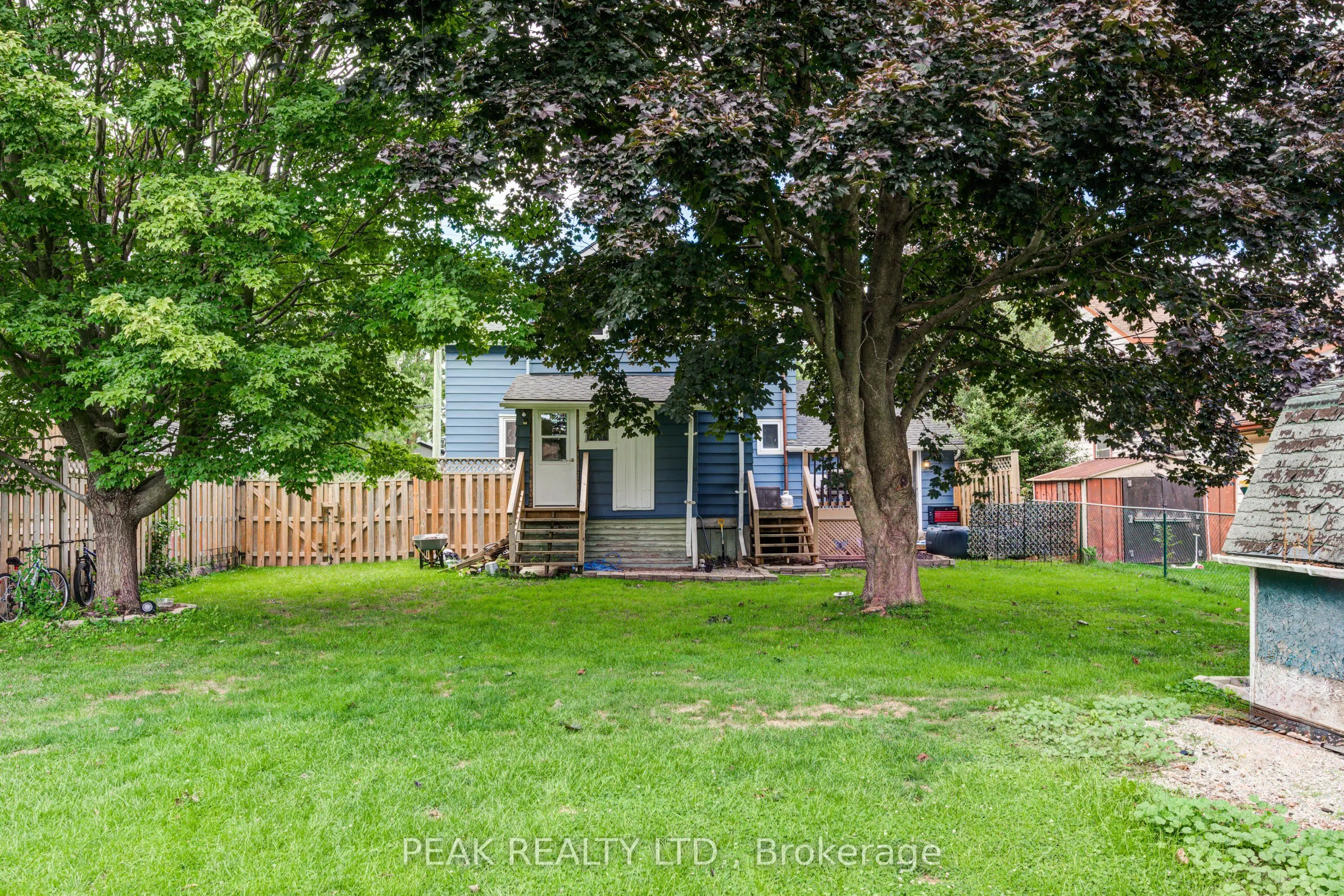 37 Decew Street W