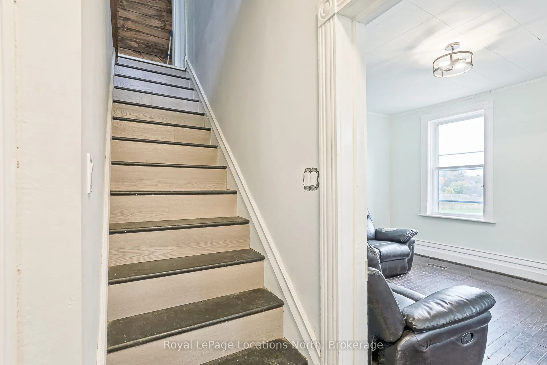 137662 GREY ROAD 12