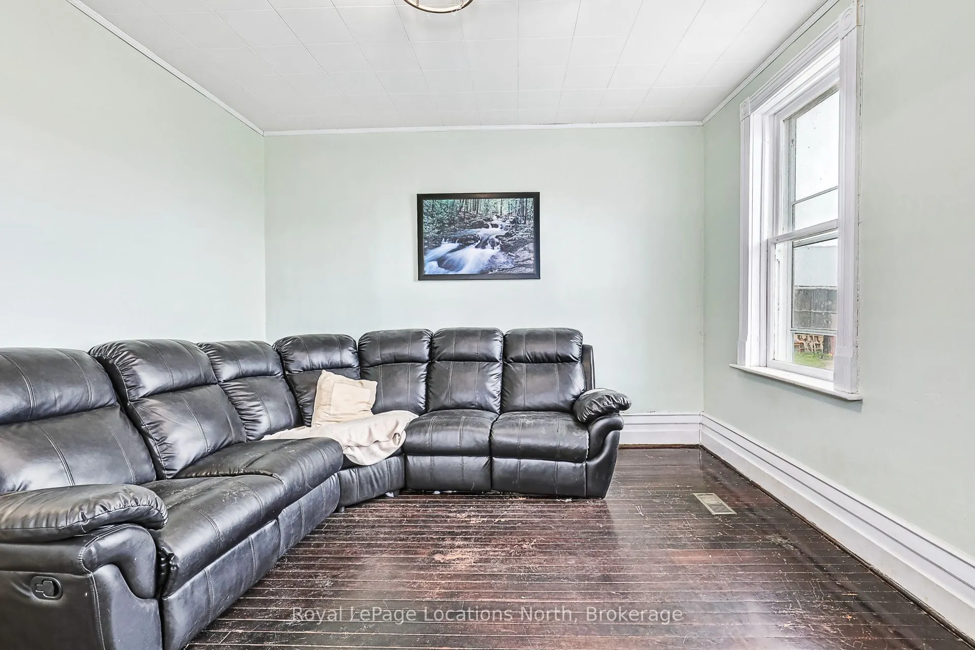 137662 GREY ROAD 12