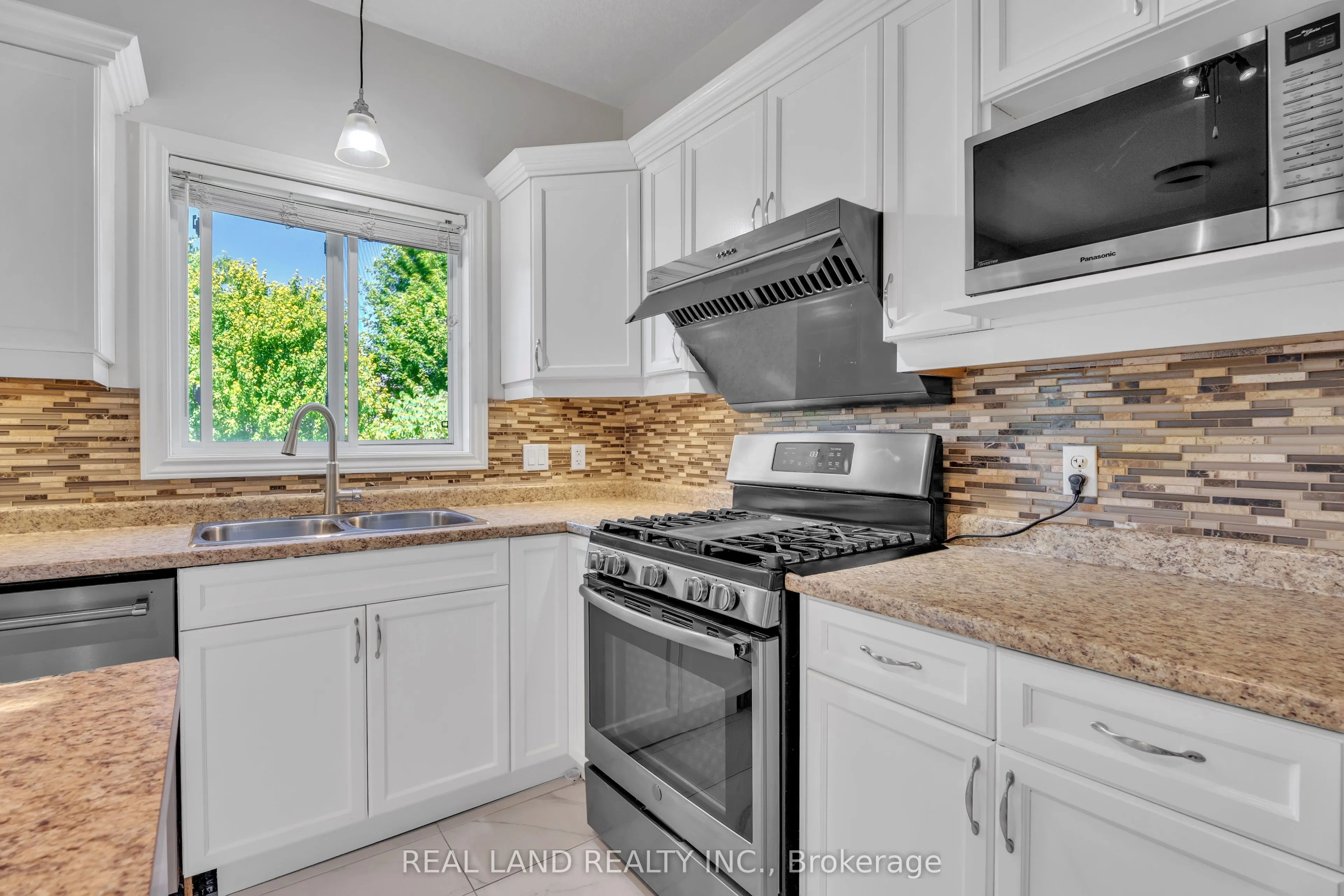 364 SKYLINE Avenue, #14