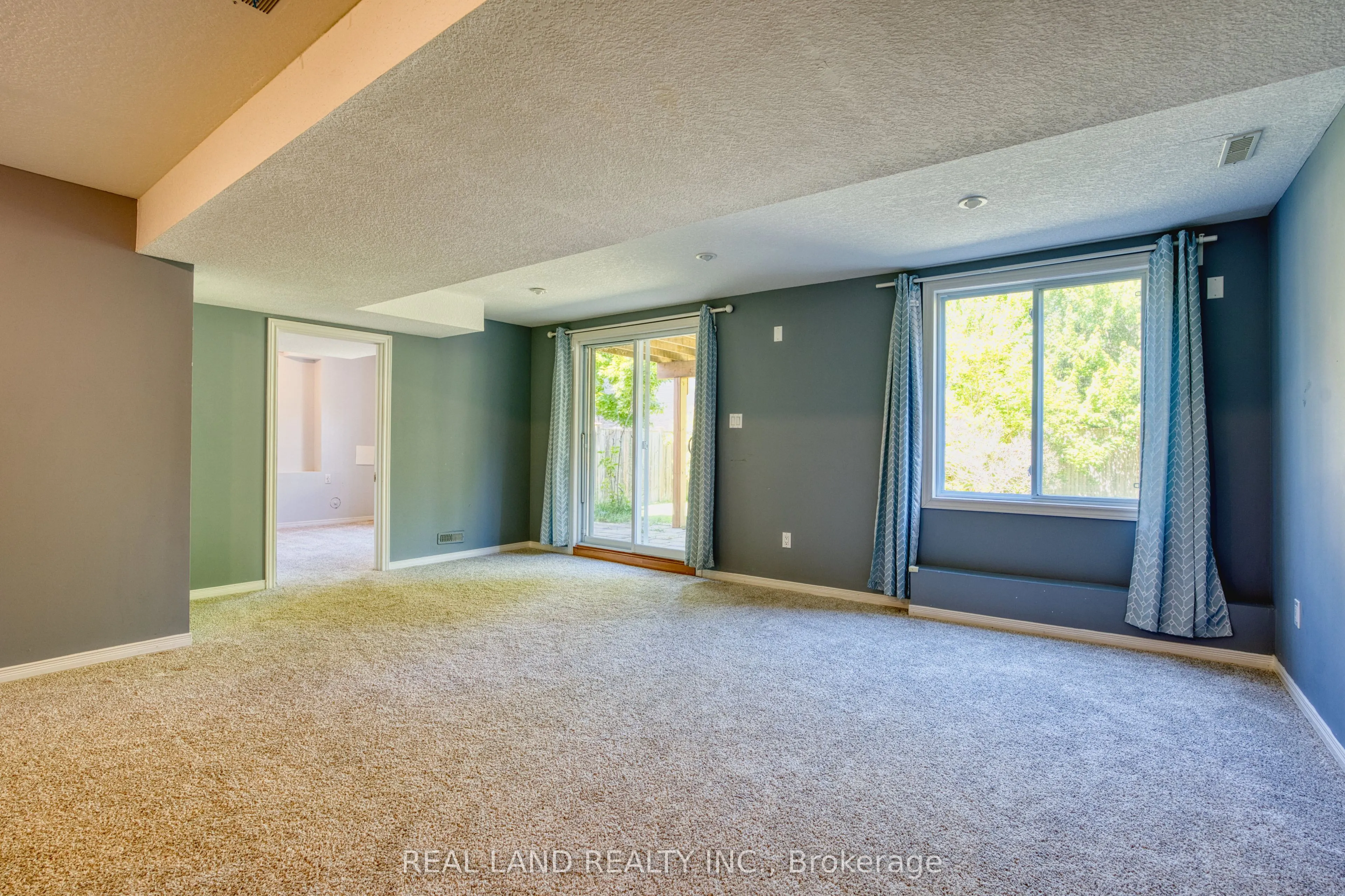 364 SKYLINE Avenue, #14