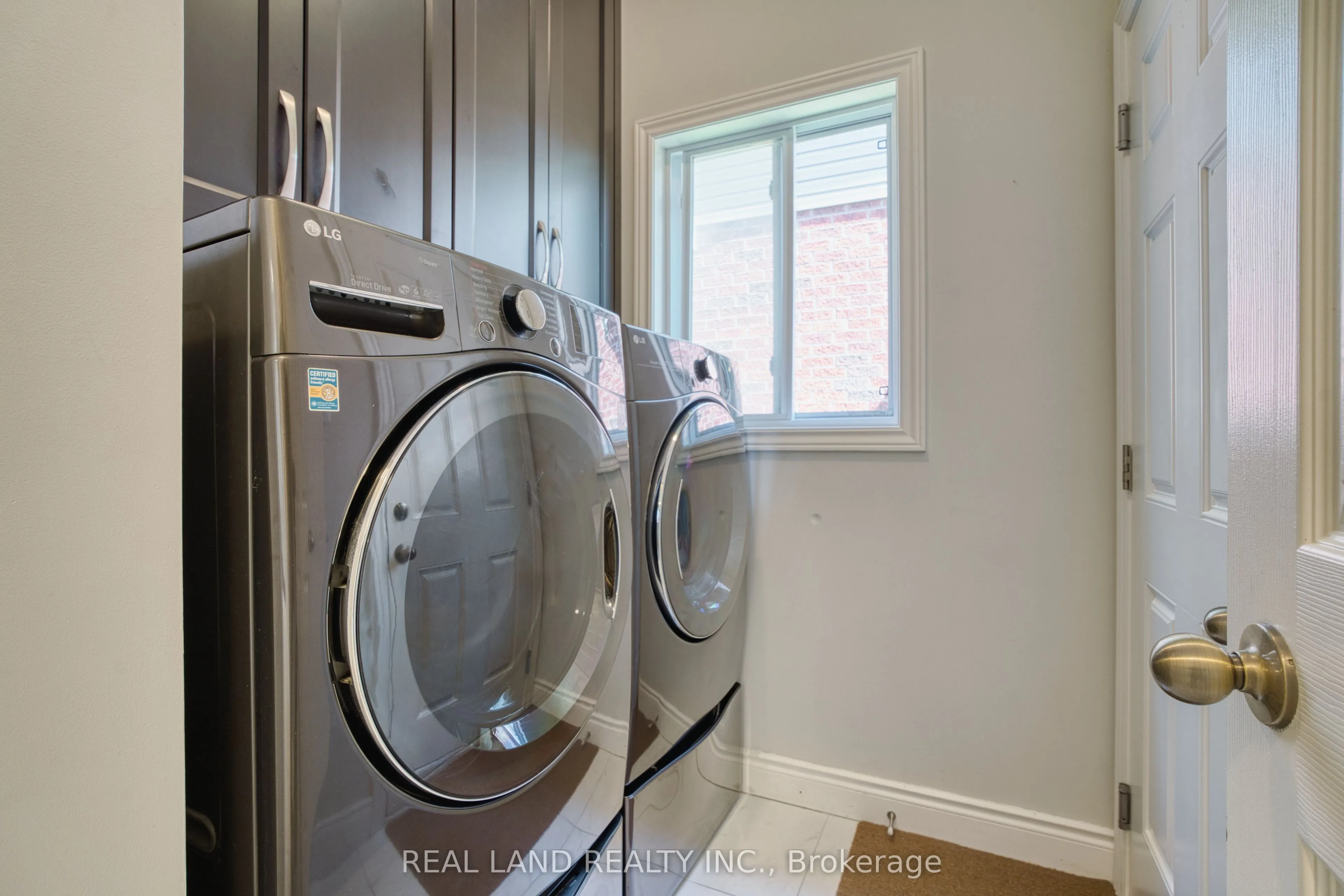 364 SKYLINE Avenue, #14