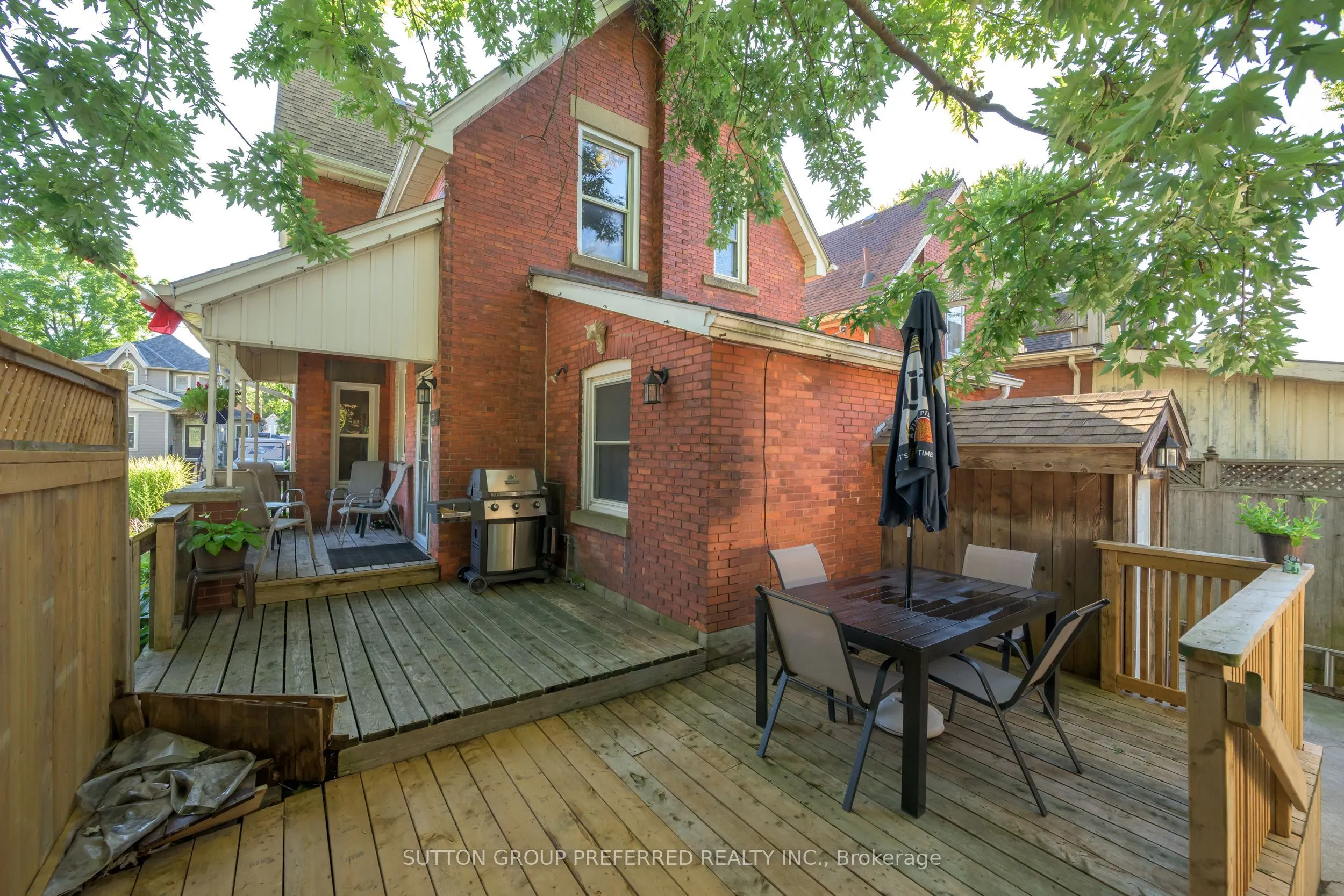 447 Woodman Avenue