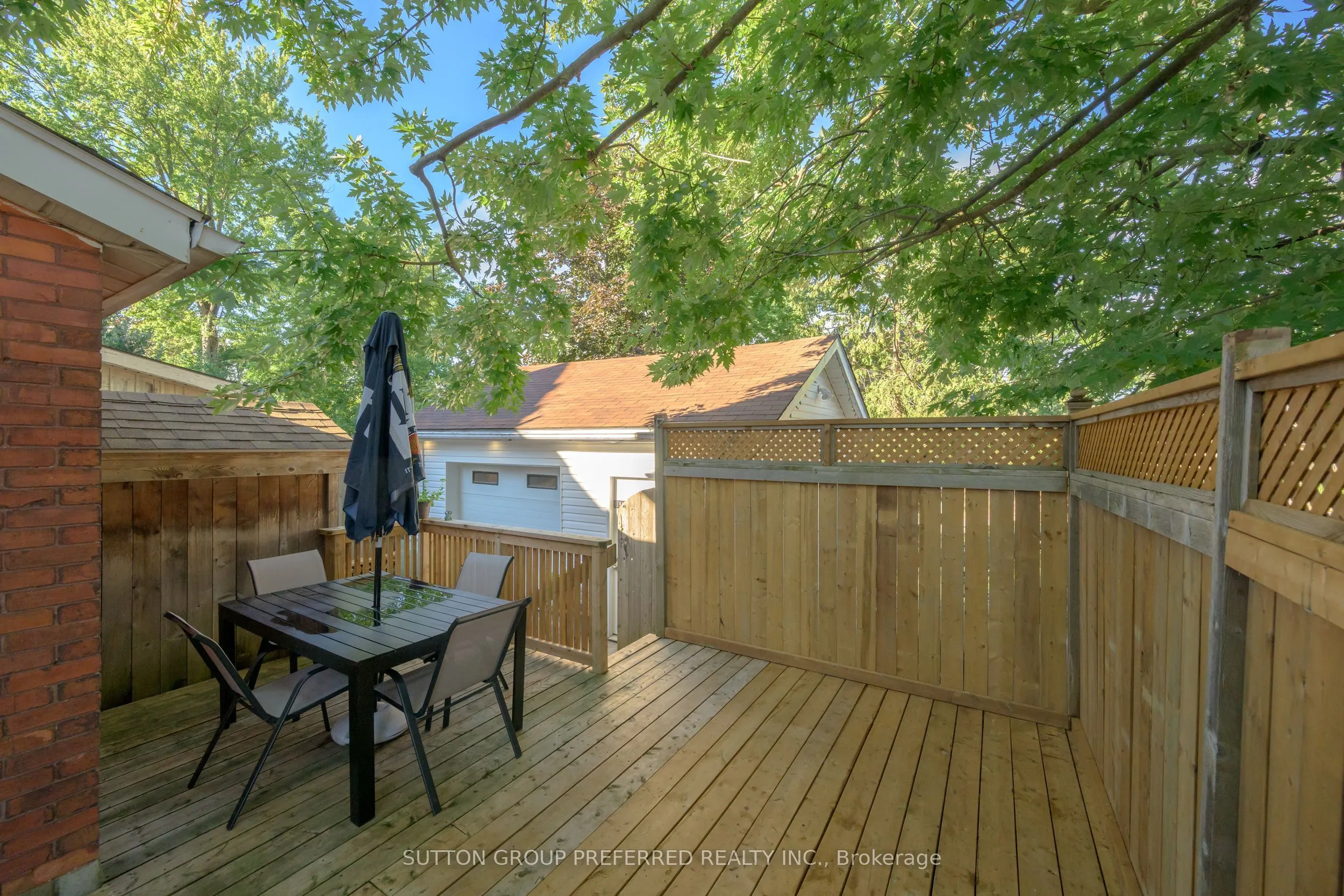 447 Woodman Avenue