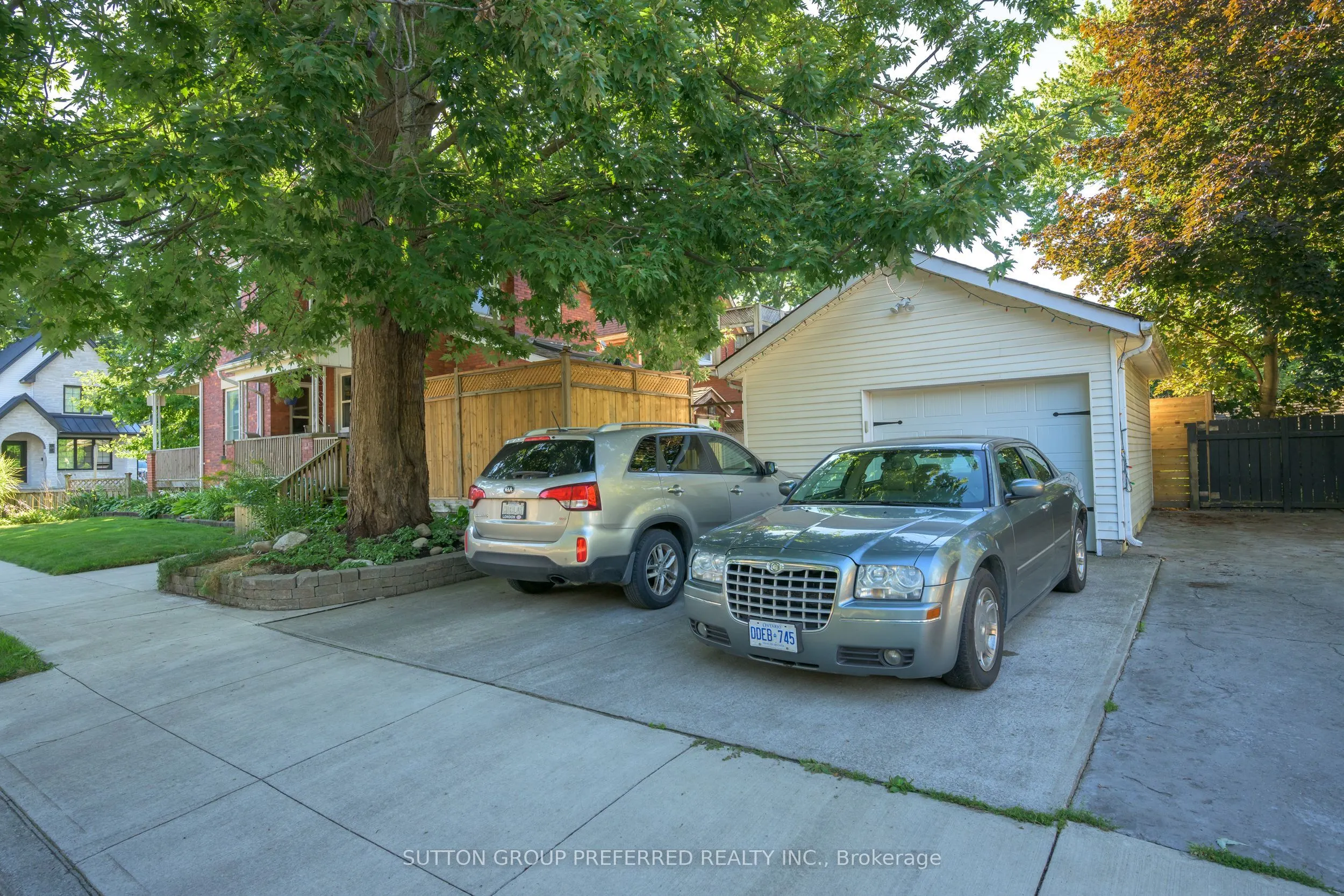 447 Woodman Avenue