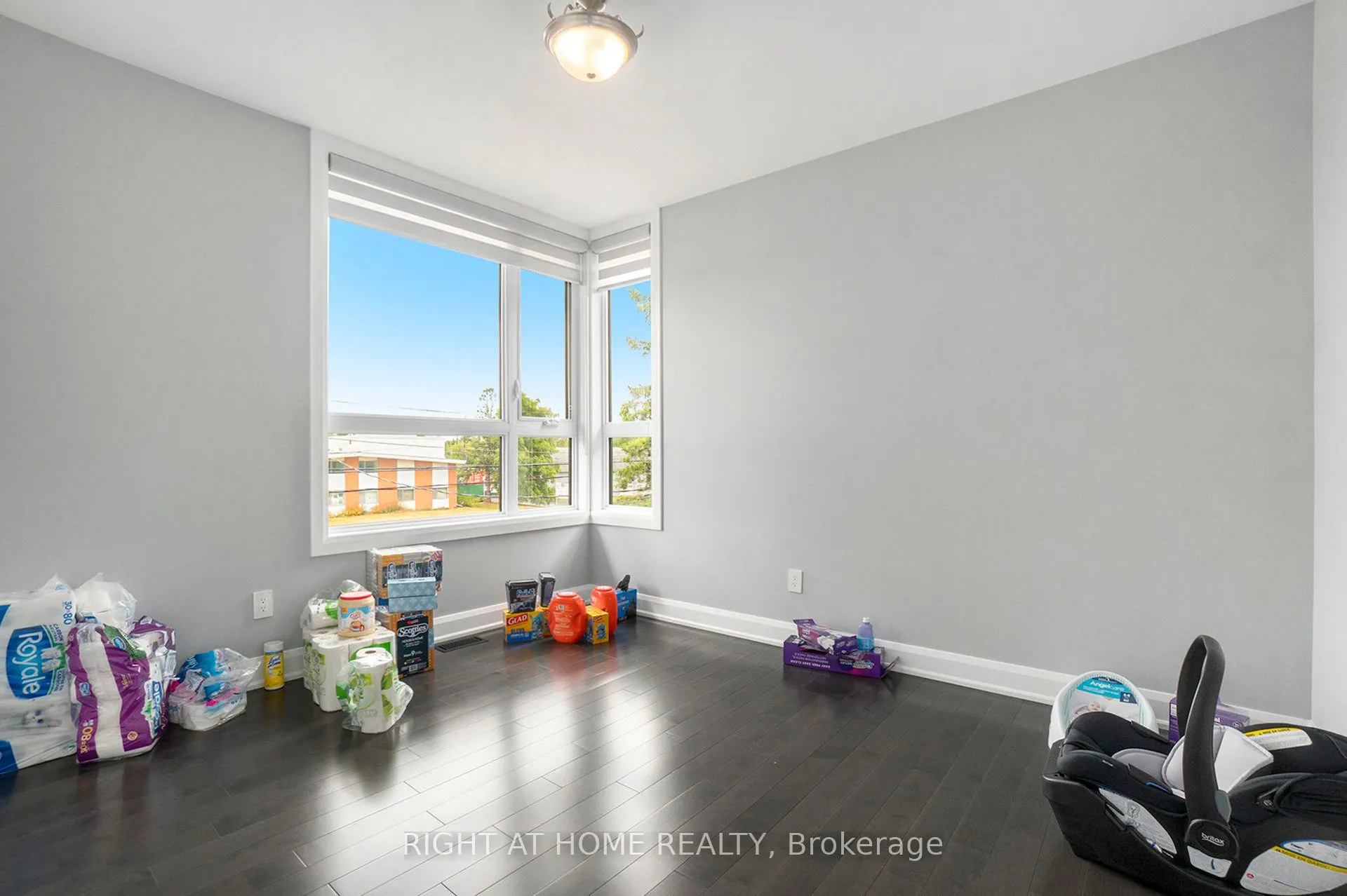 17 Rideau Heights Drive