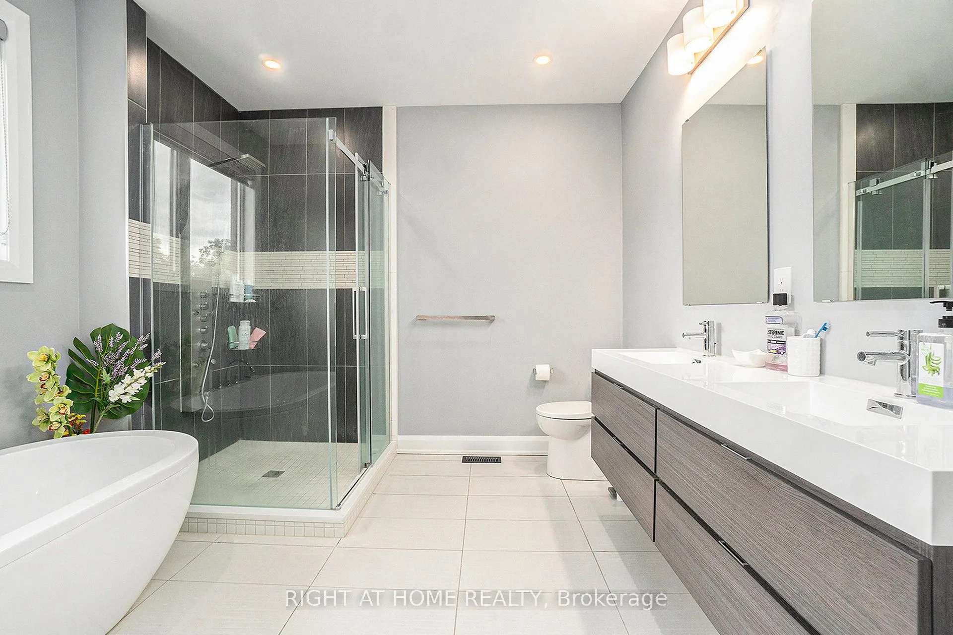 17 Rideau Heights Drive