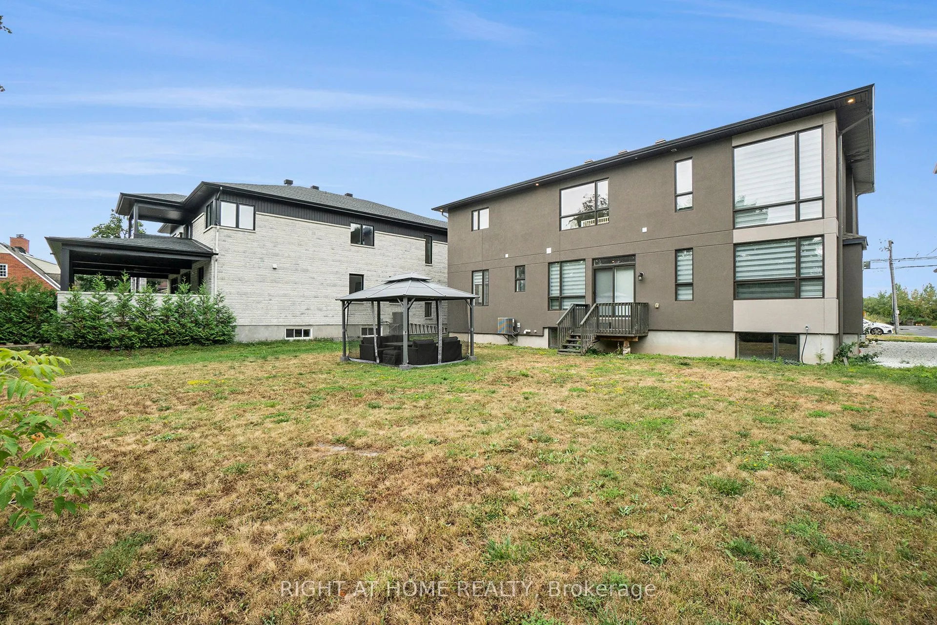 17 Rideau Heights Drive