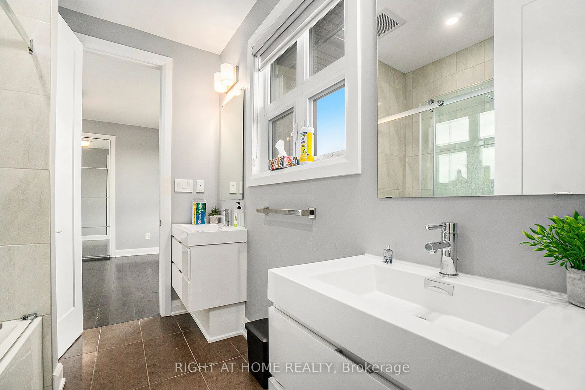 17 Rideau Heights Drive