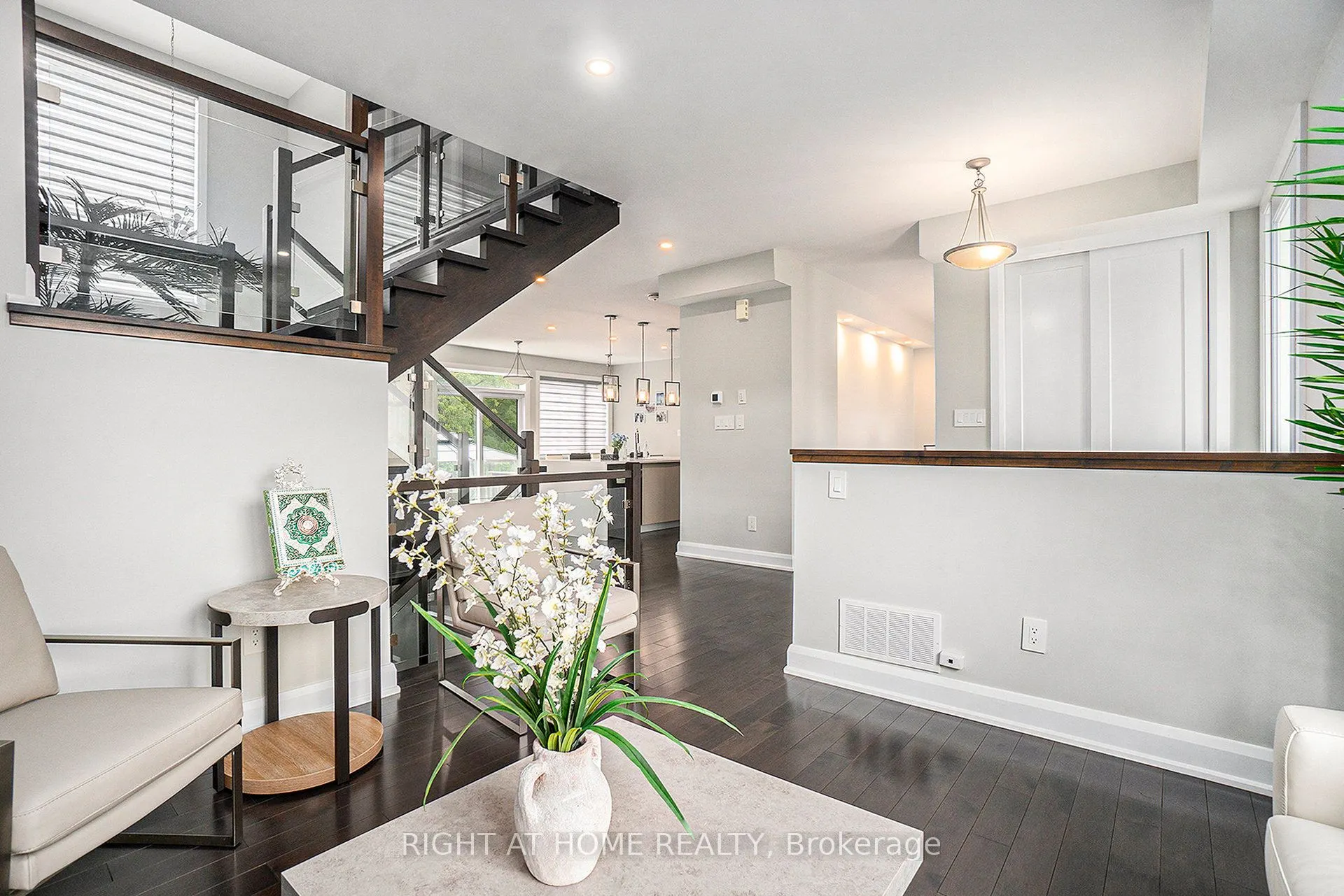 17 Rideau Heights Drive