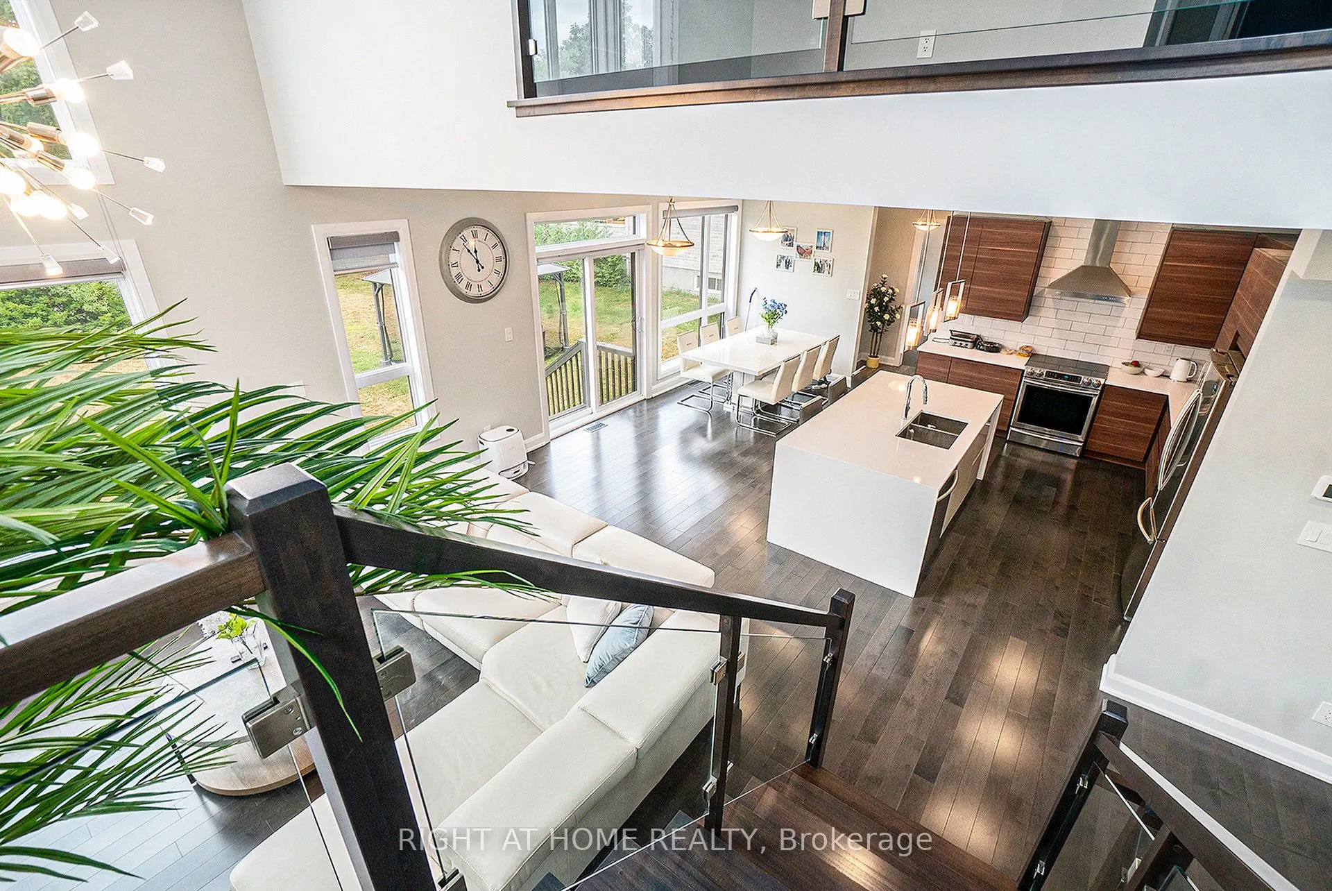 17 Rideau Heights Drive