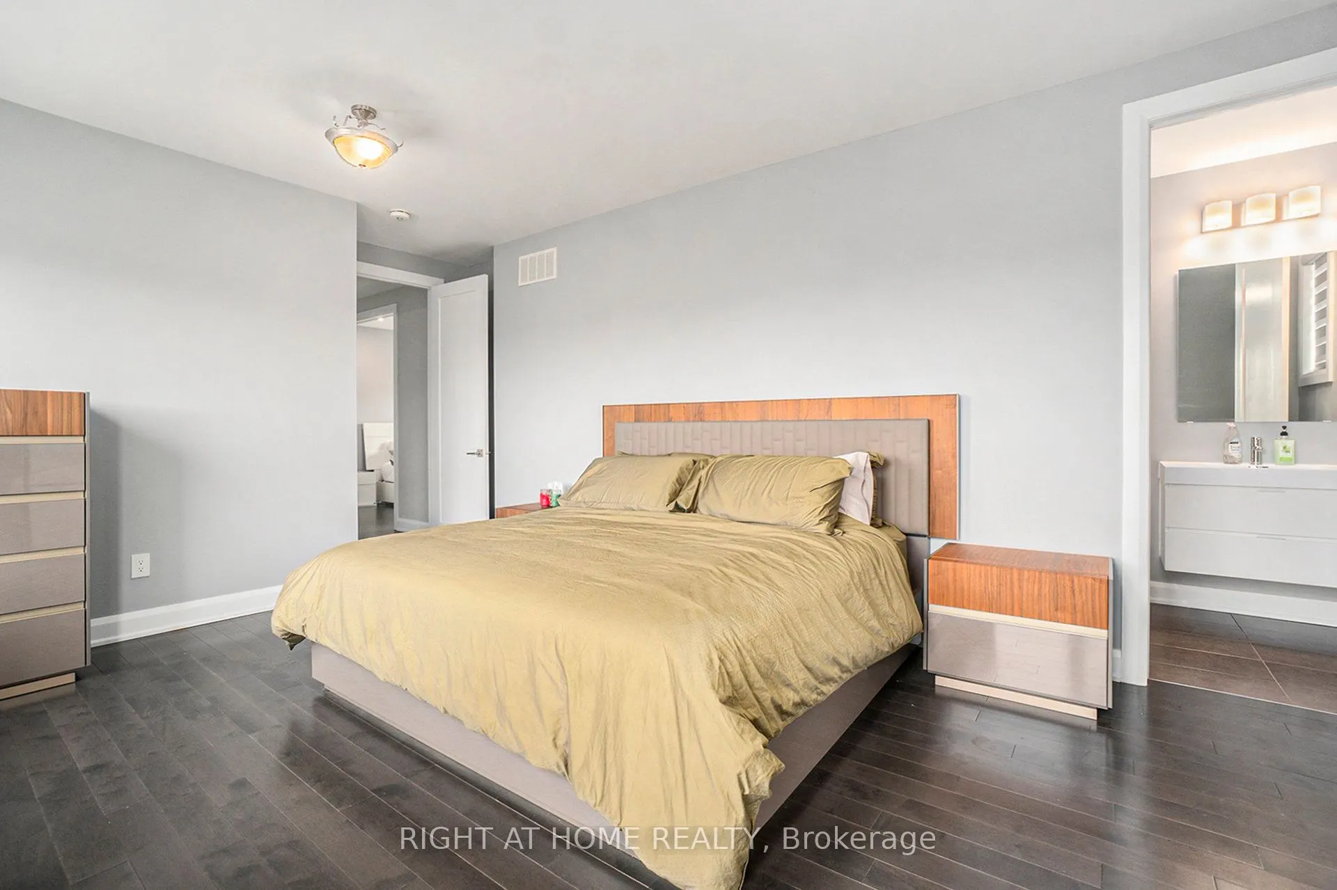 17 Rideau Heights Drive