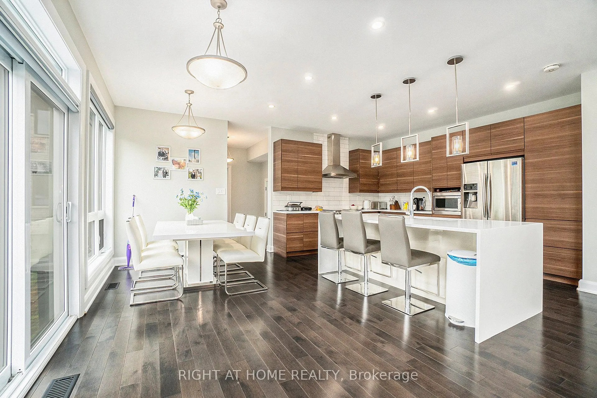 17 Rideau Heights Drive