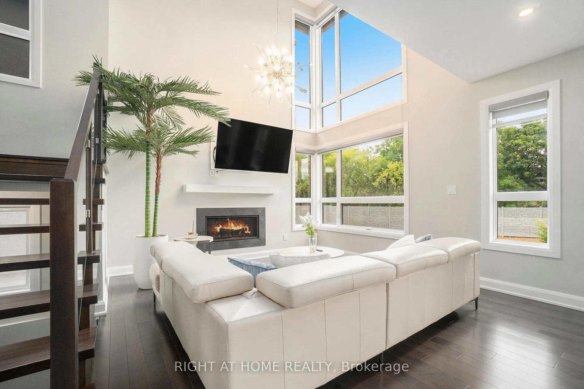 17 Rideau Heights Drive