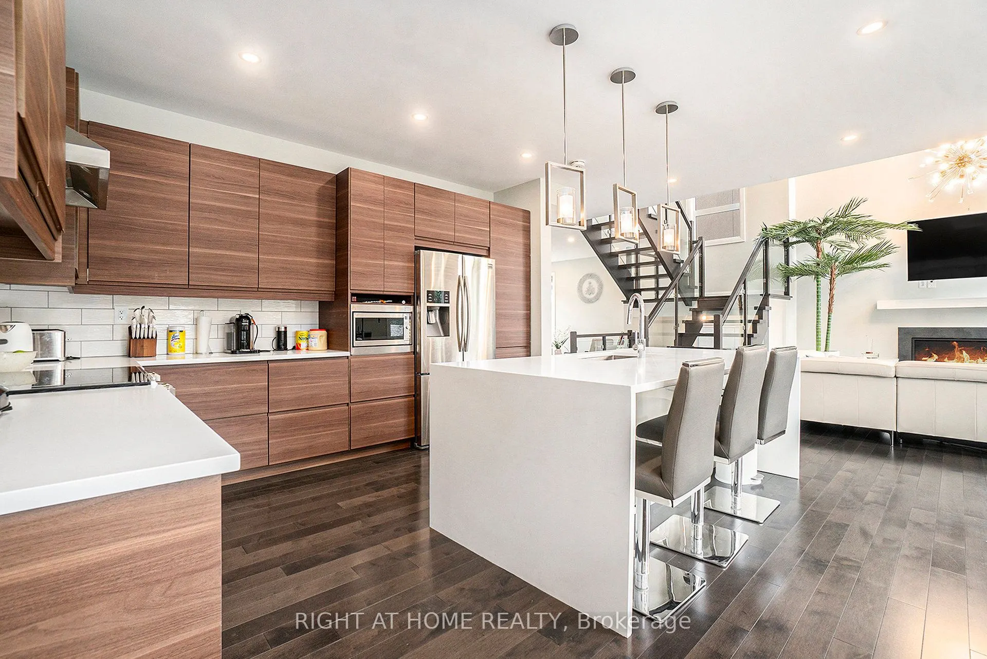 17 Rideau Heights Drive