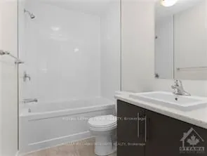 531 Lourmarin Private, #531
