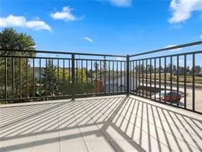531 Lourmarin Private, #531