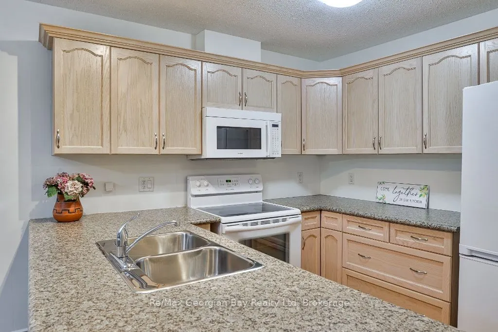 10A KIMBERLEY Avenue, #206