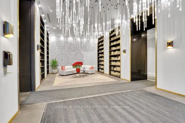 428 Sparks Street S, #706