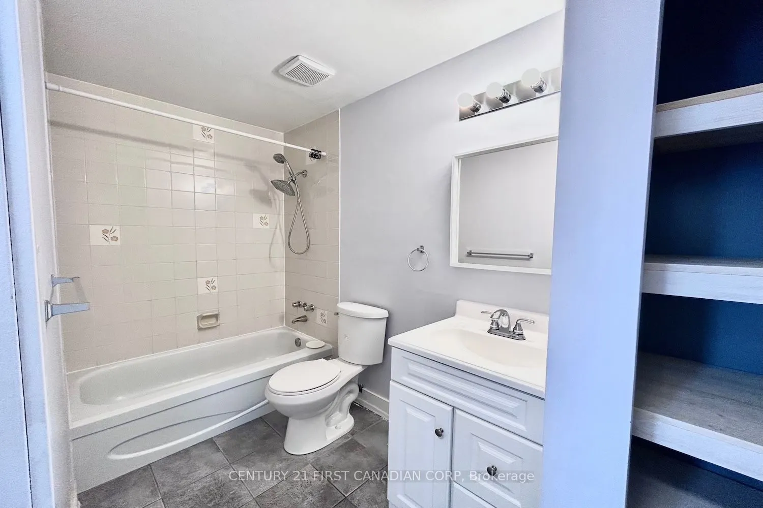 1096 JALNA Boulevard, #119