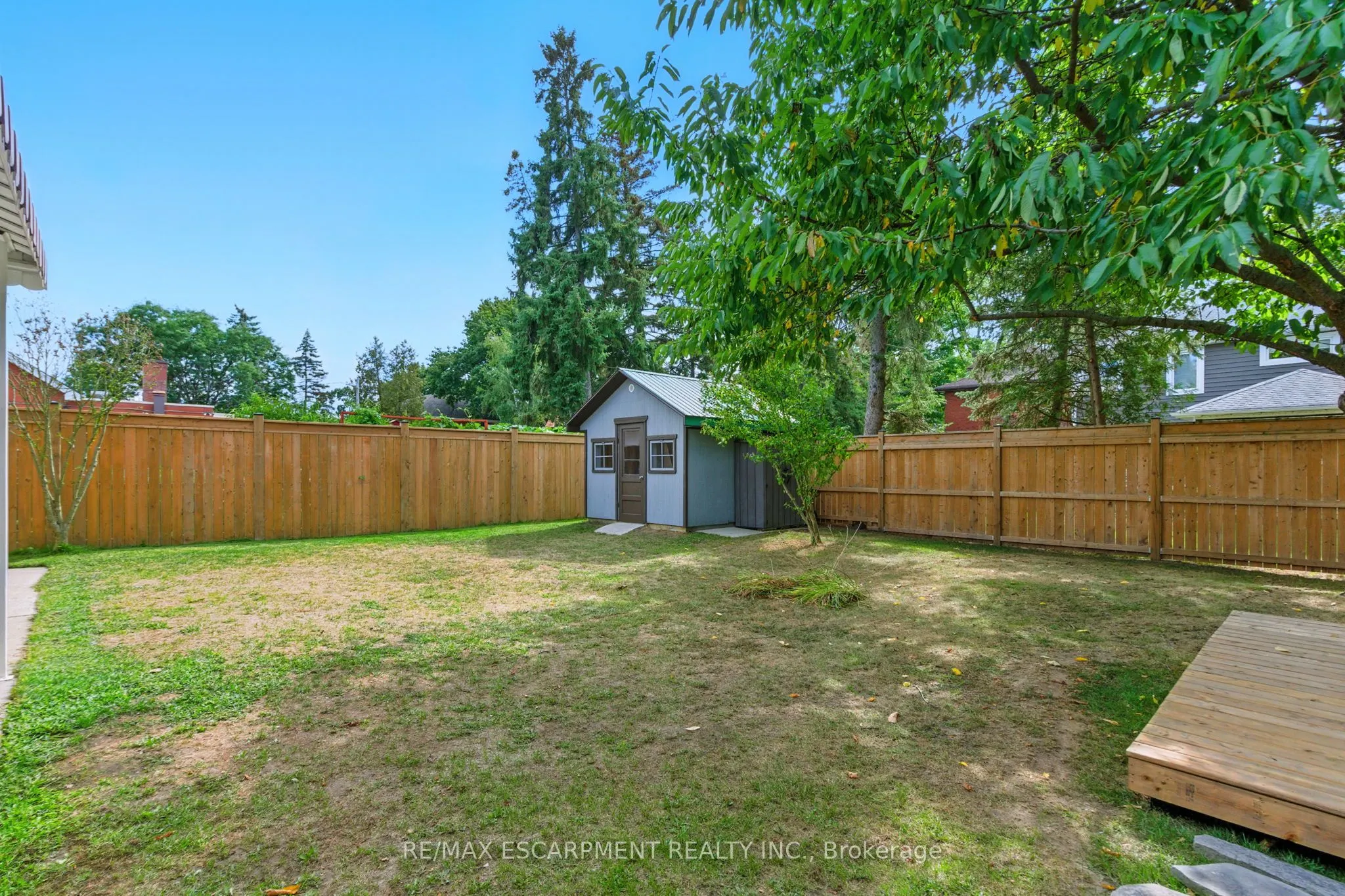 10 SHEFFIELD Avenue