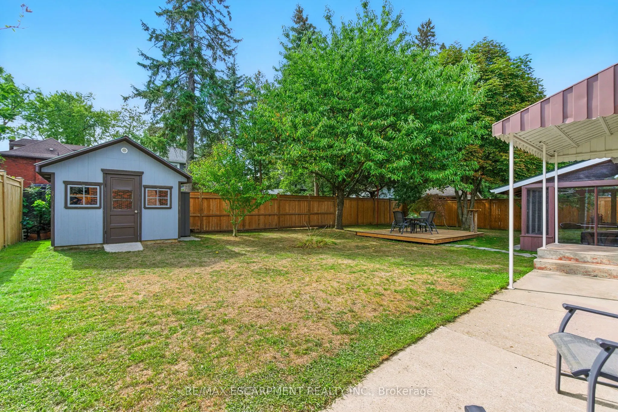 10 SHEFFIELD Avenue