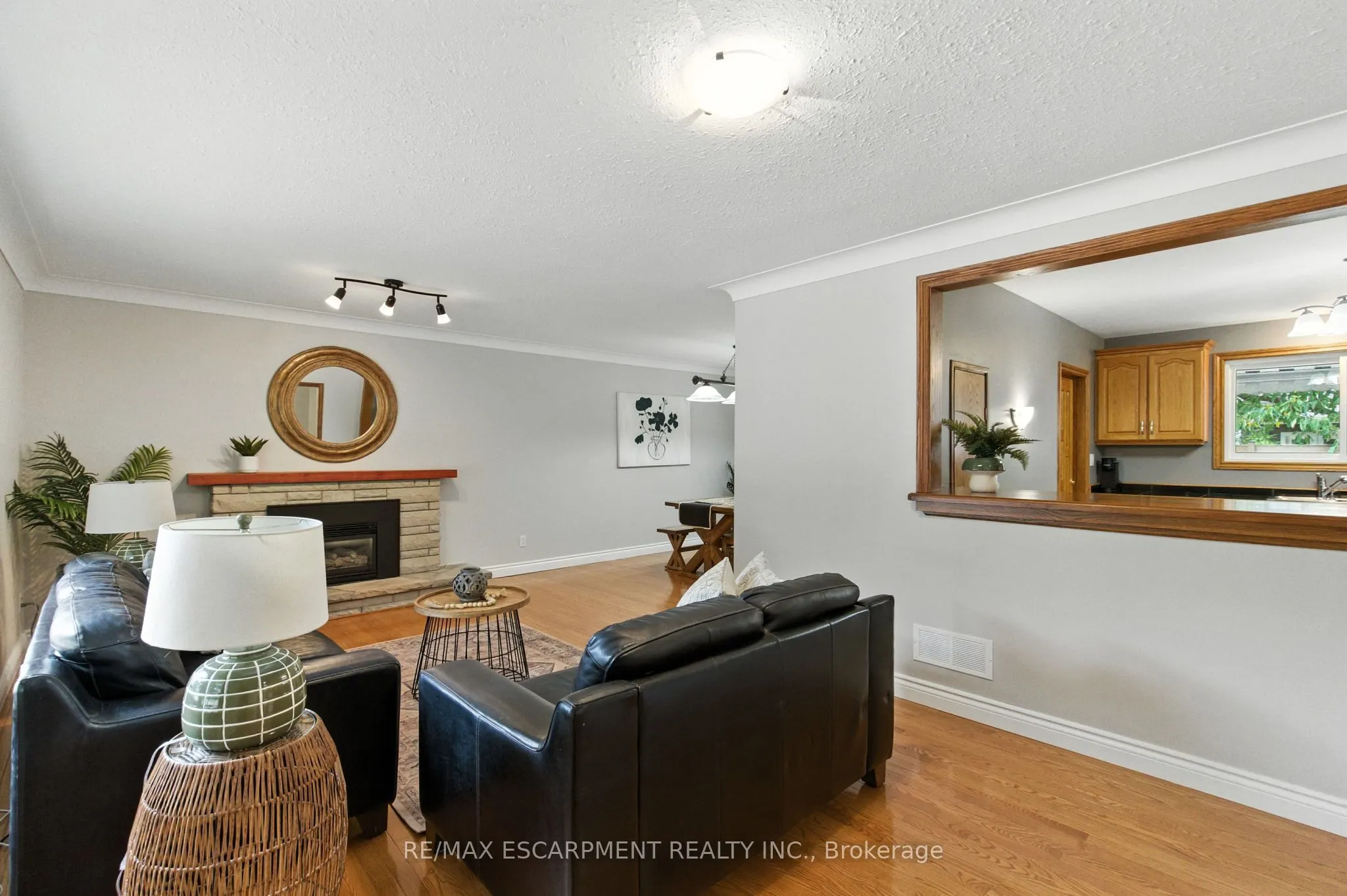 10 SHEFFIELD Avenue