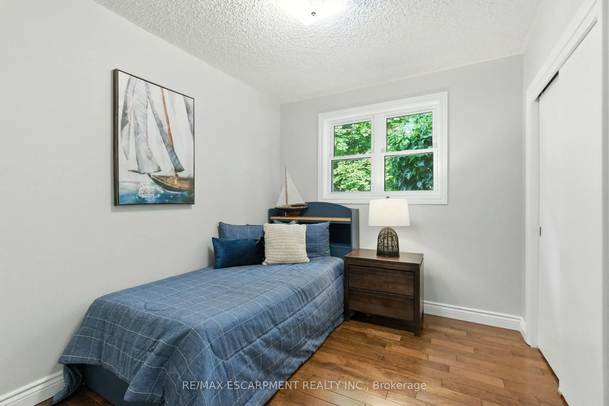 10 SHEFFIELD Avenue