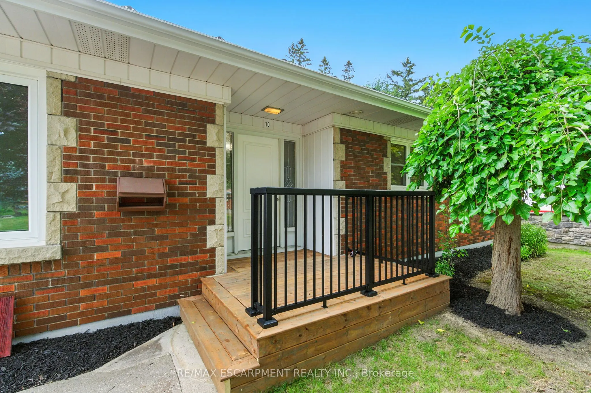 10 SHEFFIELD Avenue