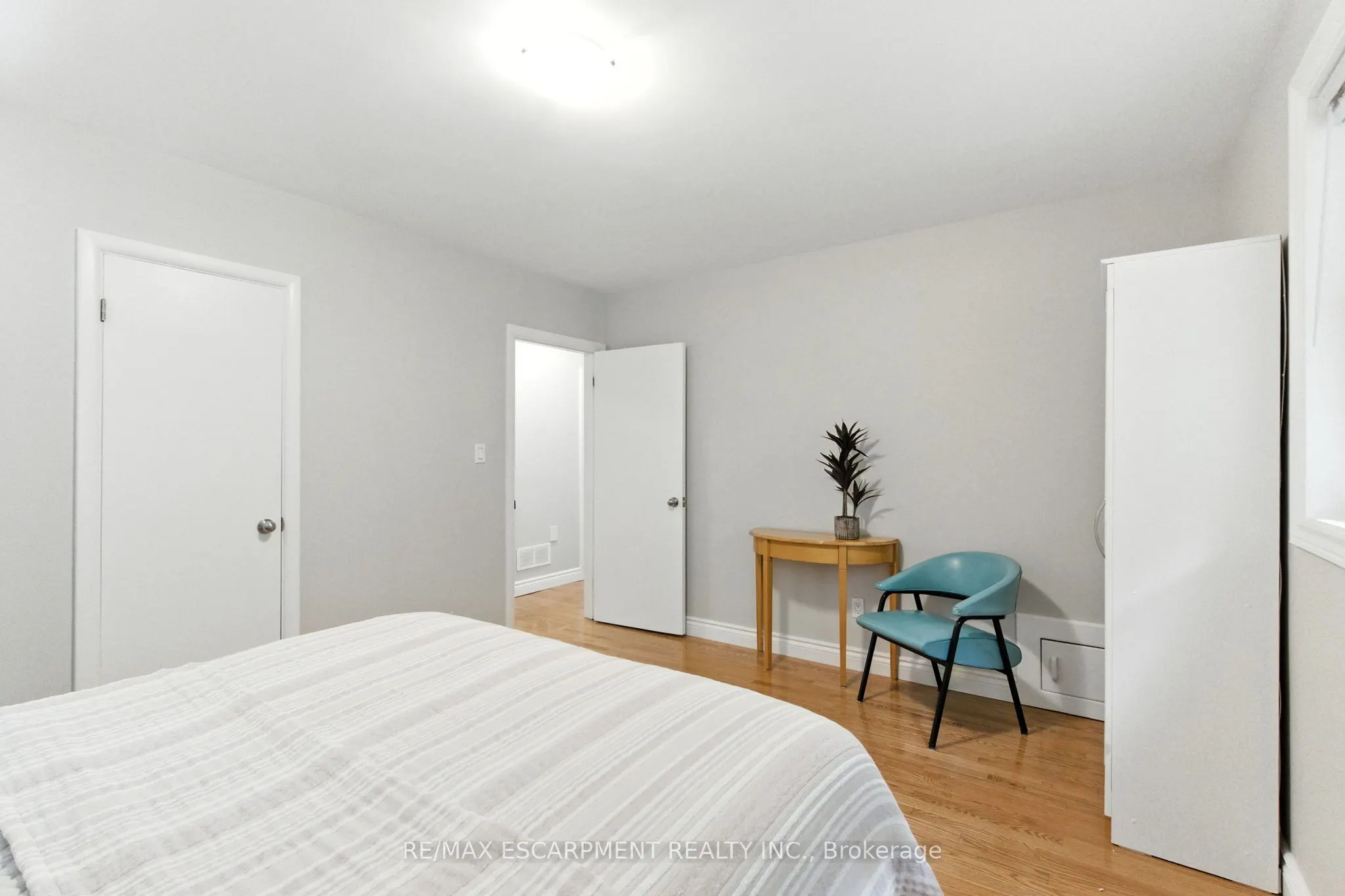 10 SHEFFIELD Avenue