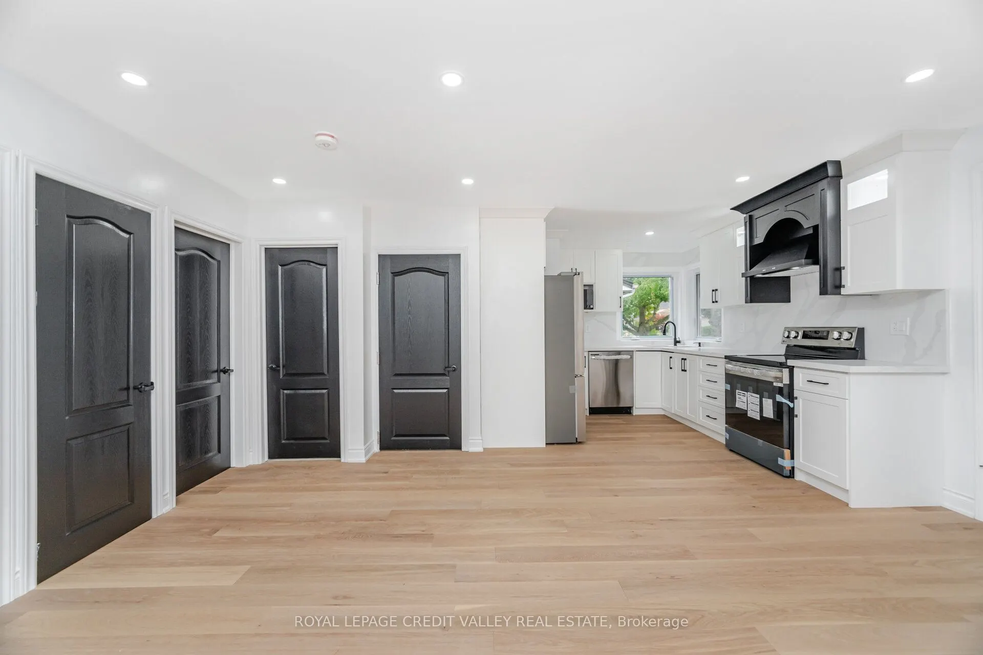 812 Tenth Avenue, #Upper