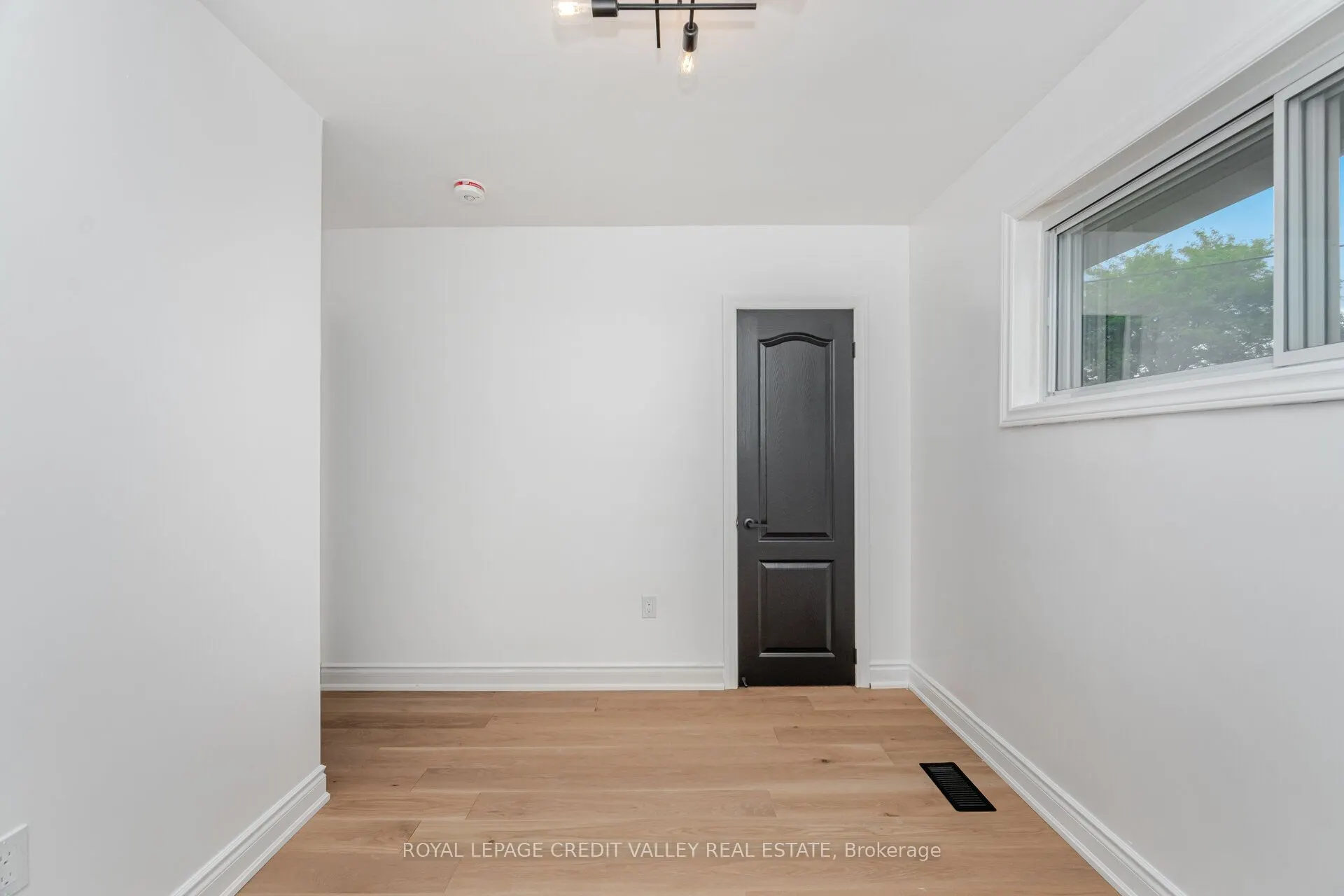 812 Tenth Avenue, #Upper