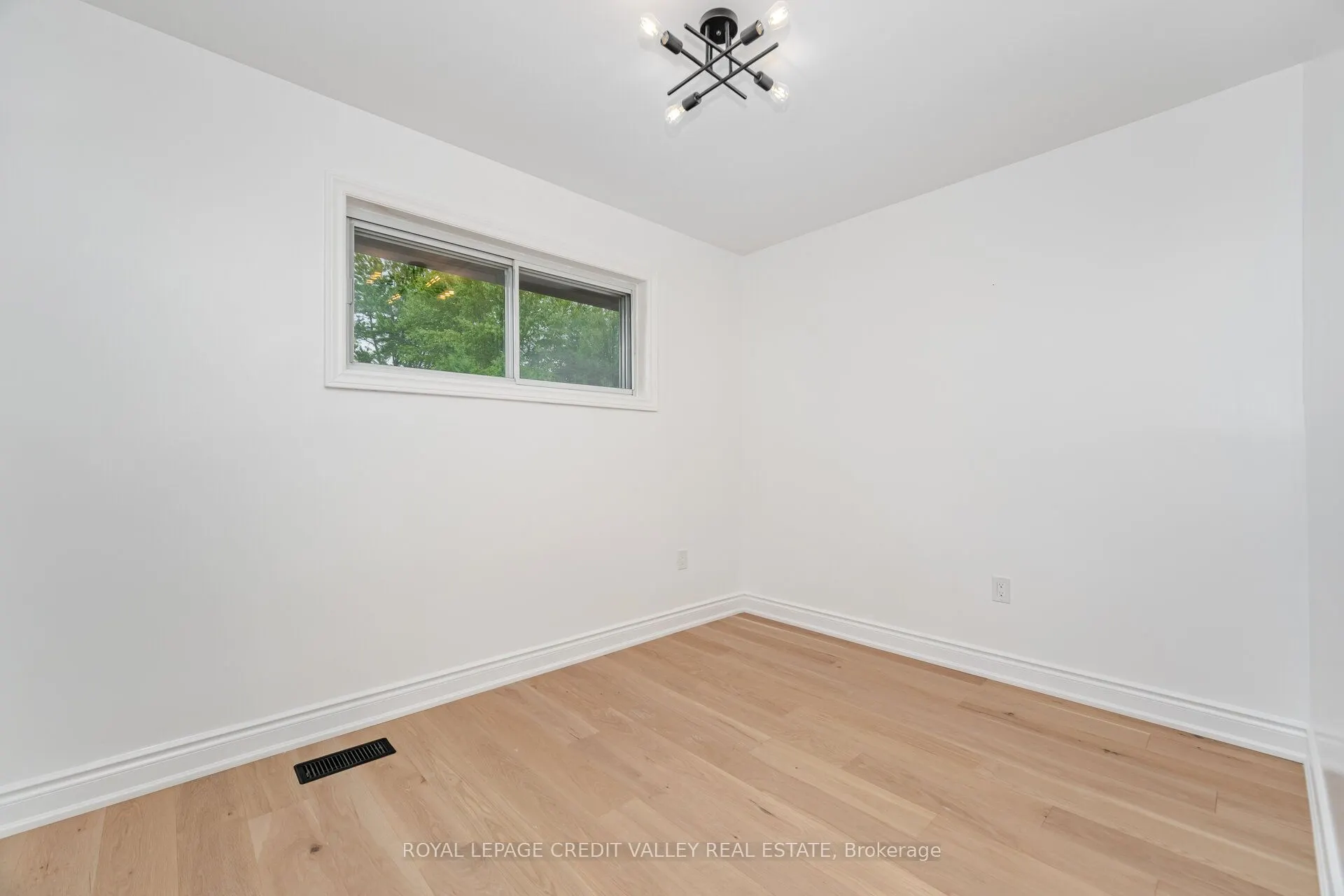 812 Tenth Avenue, #Upper