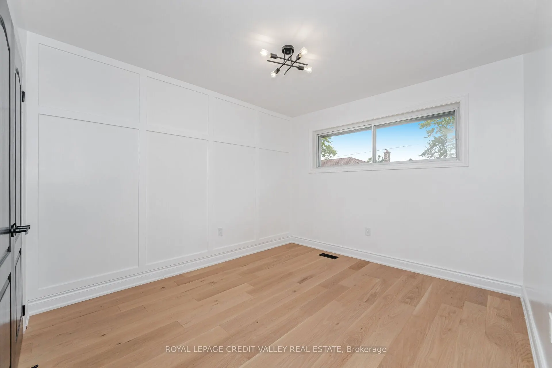 812 Tenth Avenue, #Upper