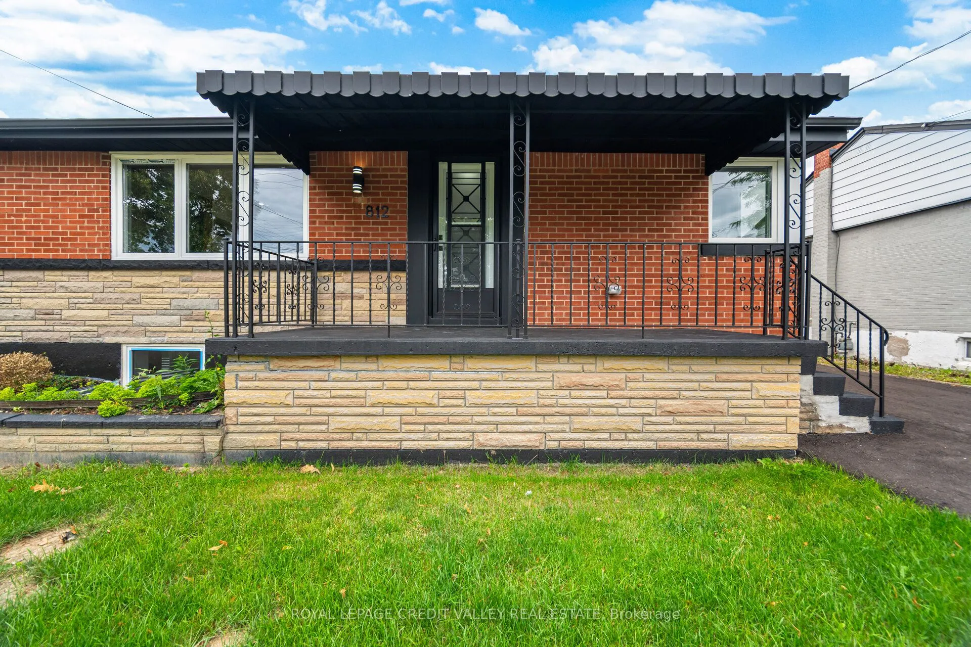 812 Tenth Avenue, #Upper