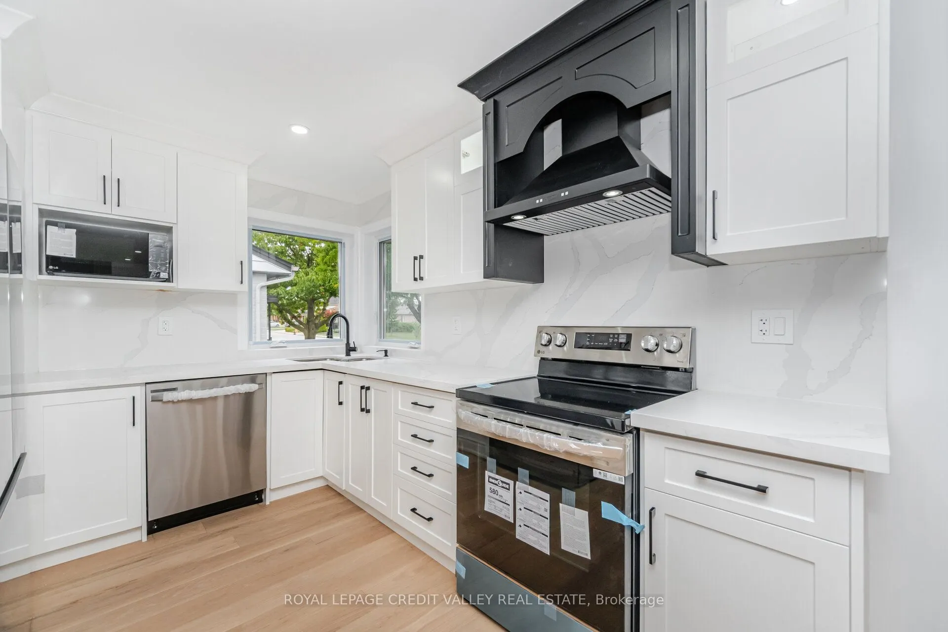 812 Tenth Avenue, #Upper