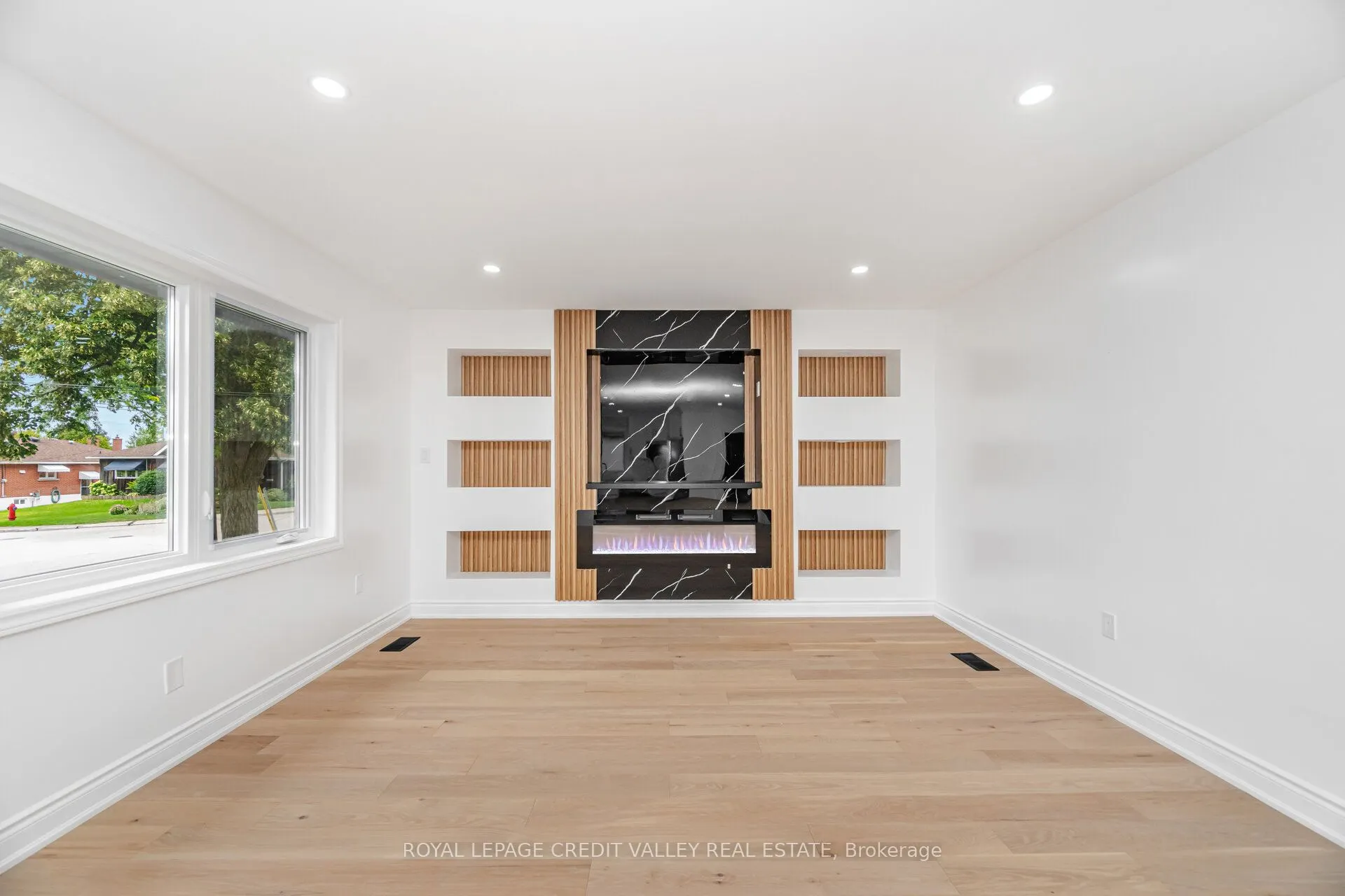 812 Tenth Avenue, #Upper