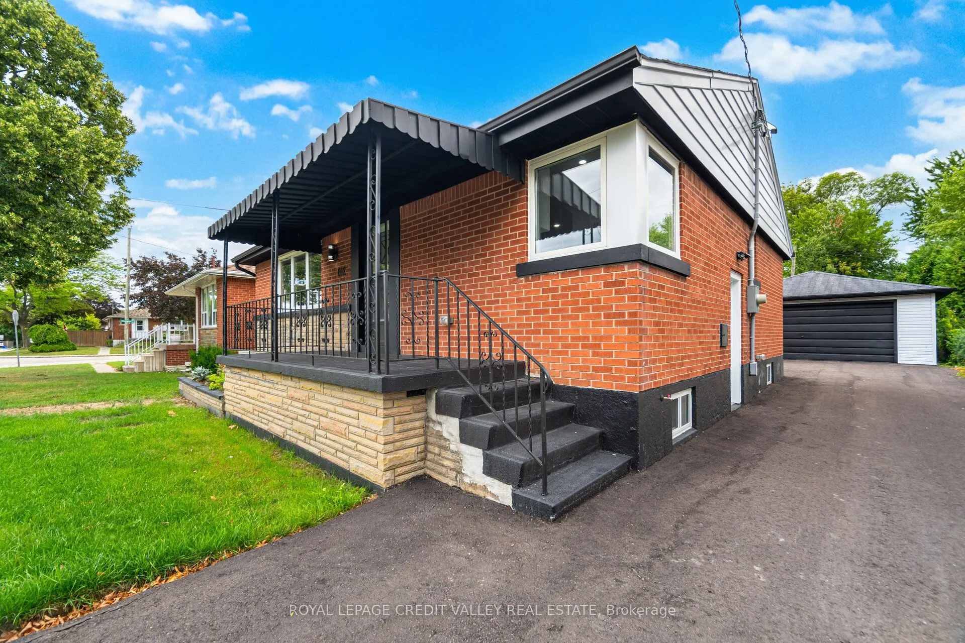 812 Tenth Avenue, #Upper