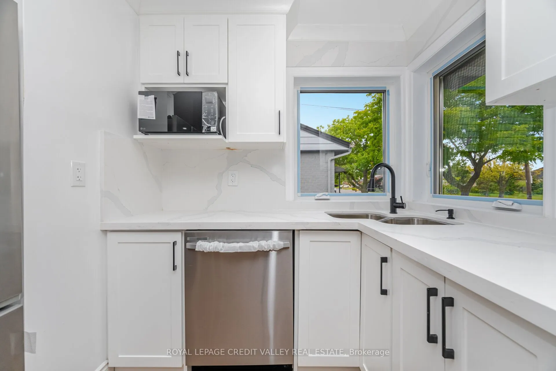 812 Tenth Avenue, #Upper
