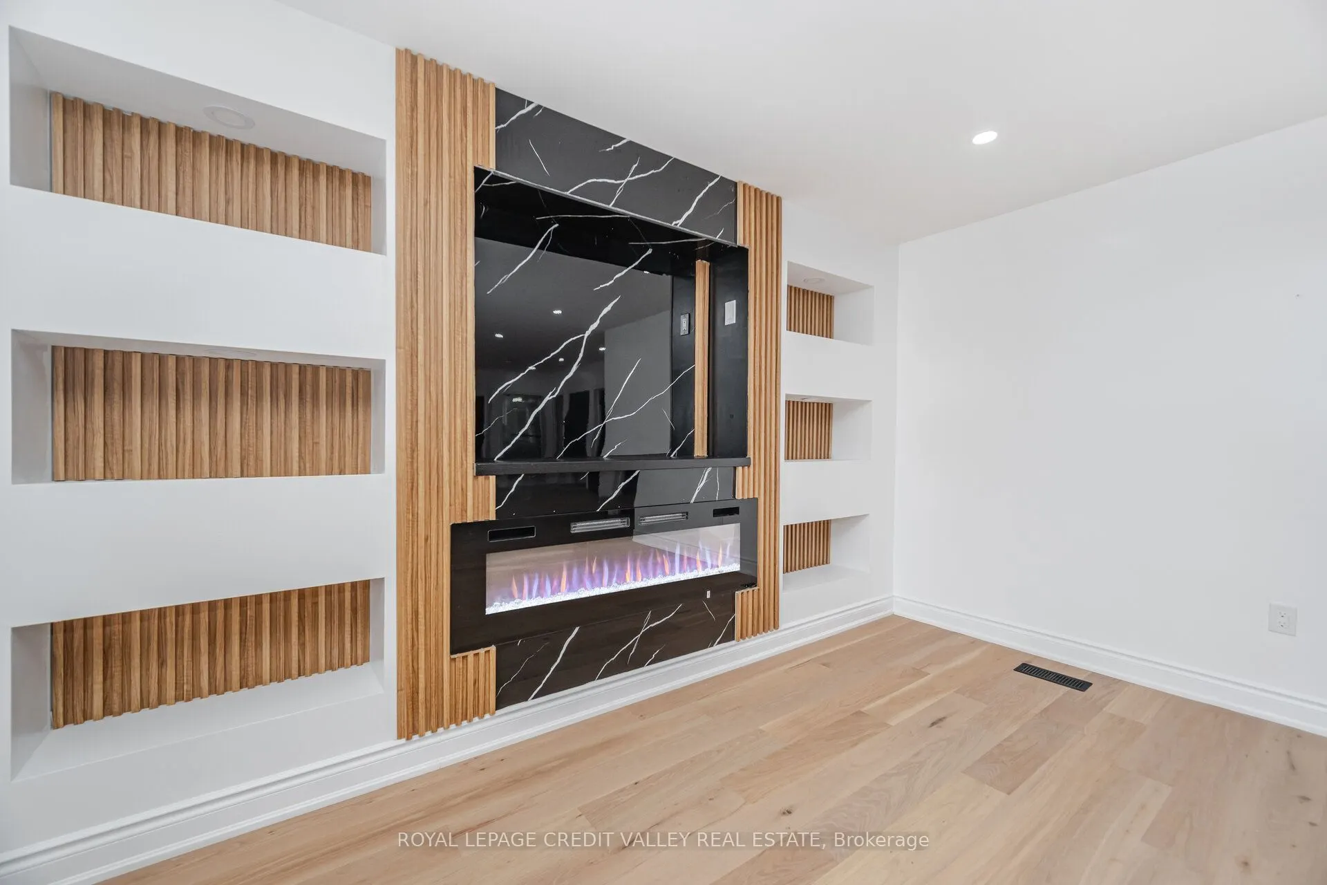812 Tenth Avenue, #Upper