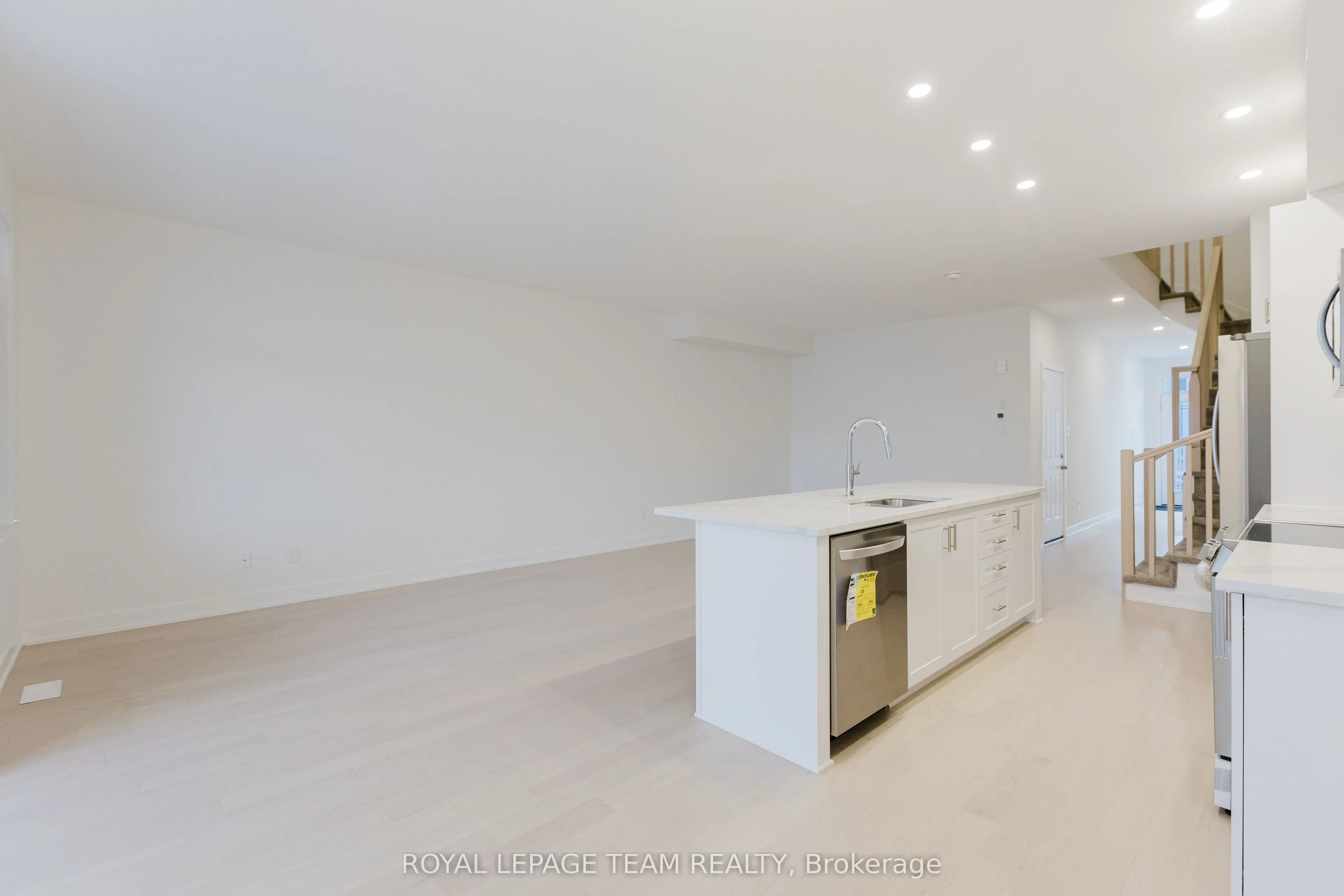 805 Anciano Crescent