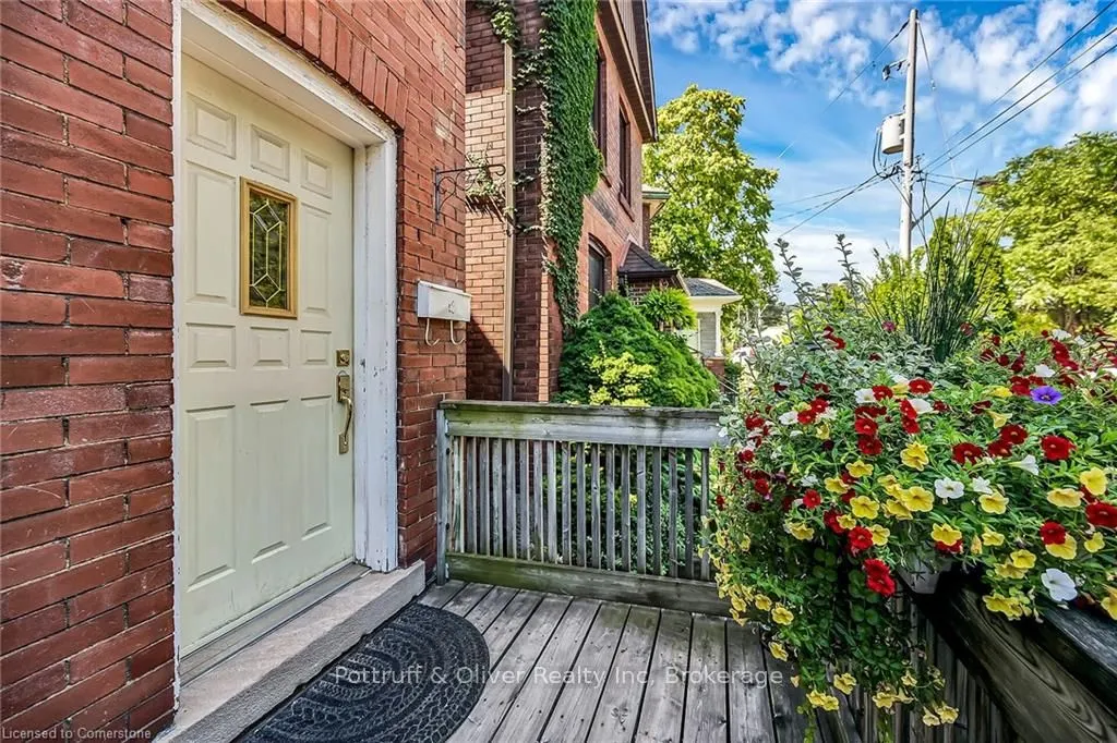 49 East Bend Avenue S