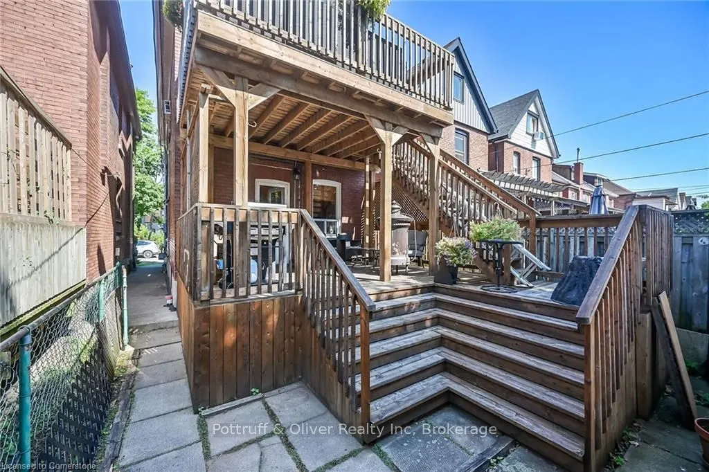 49 East Bend Avenue S