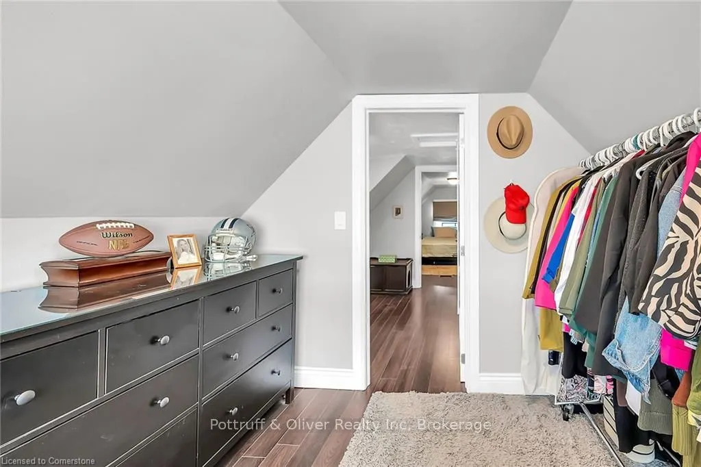 49 East Bend Avenue S