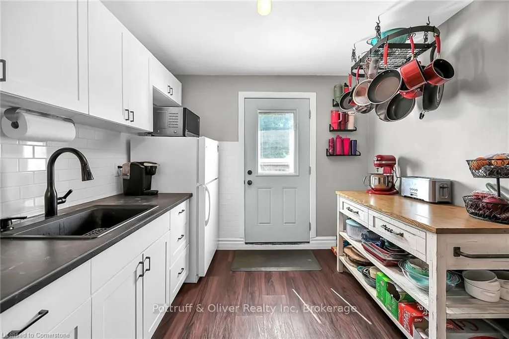 49 East Bend Avenue S