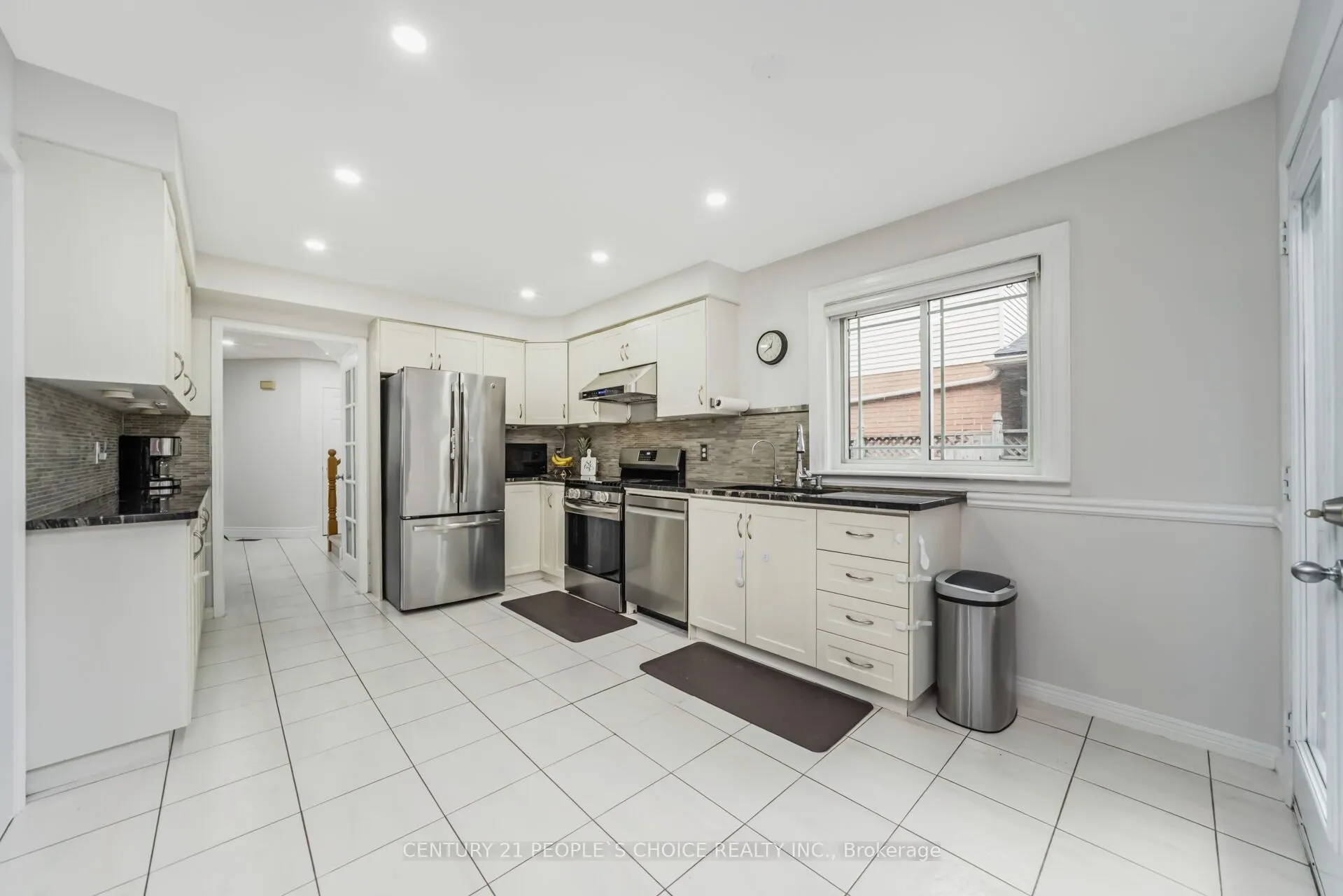 10 Hillgarden Drive