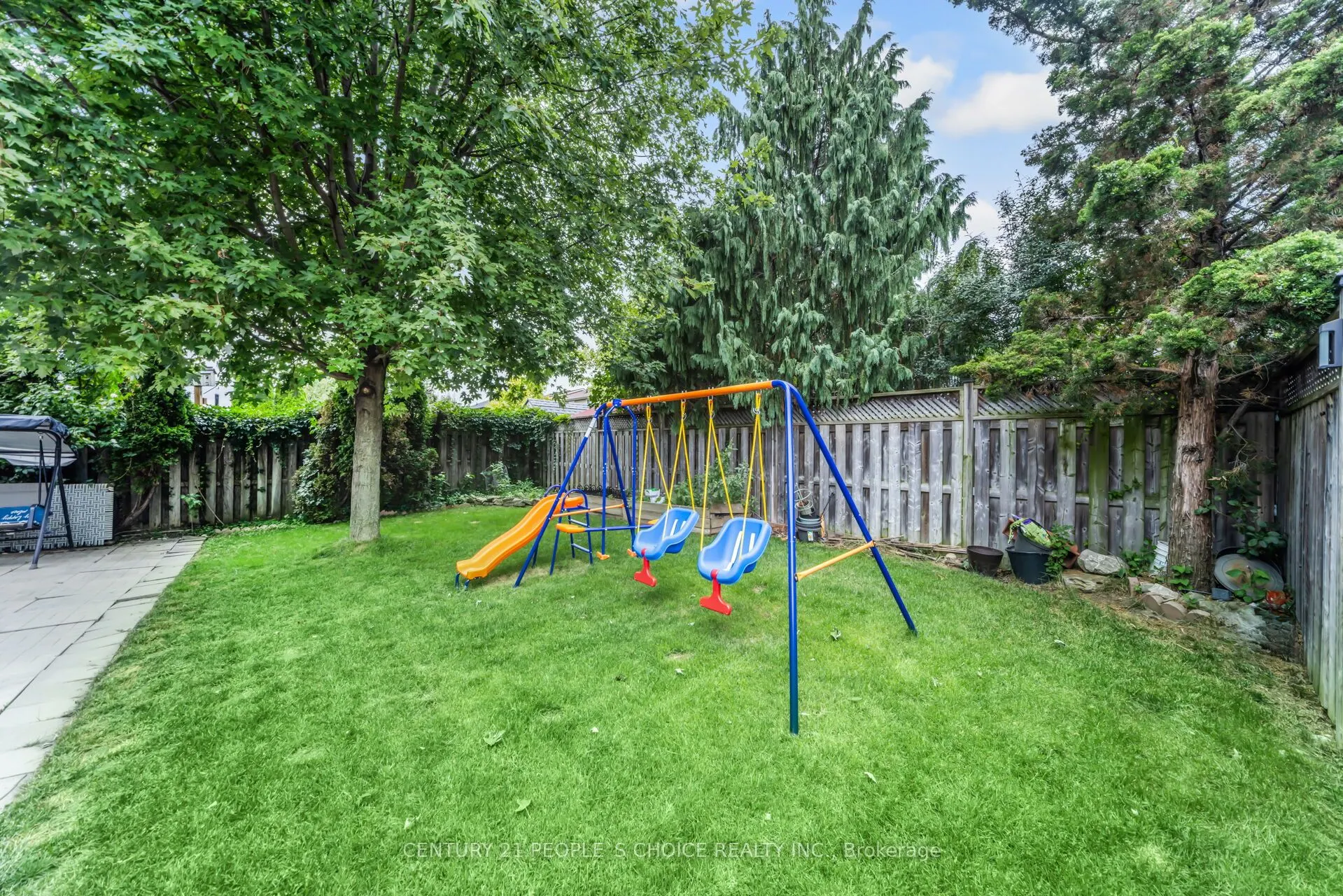 10 Hillgarden Drive