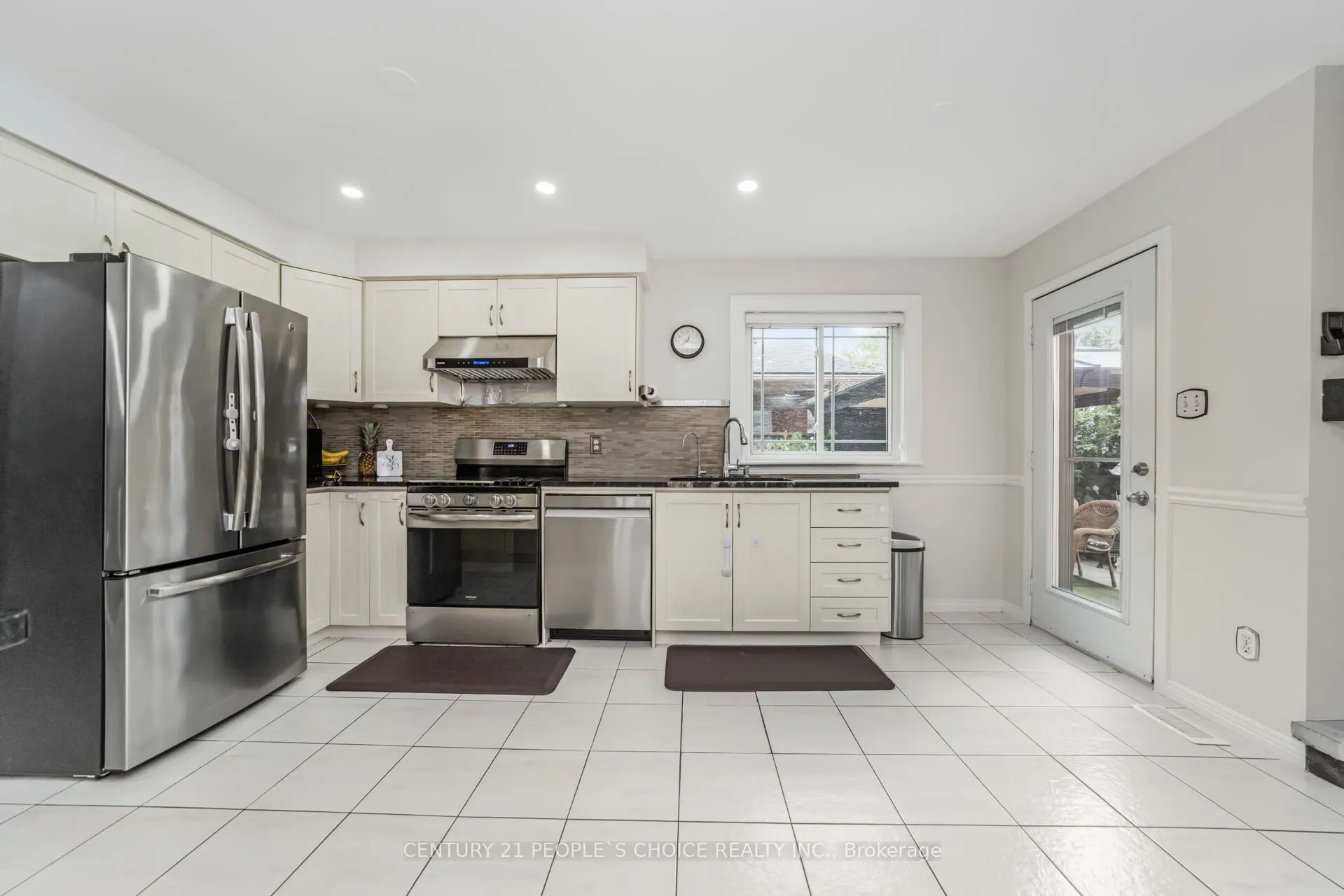 10 Hillgarden Drive